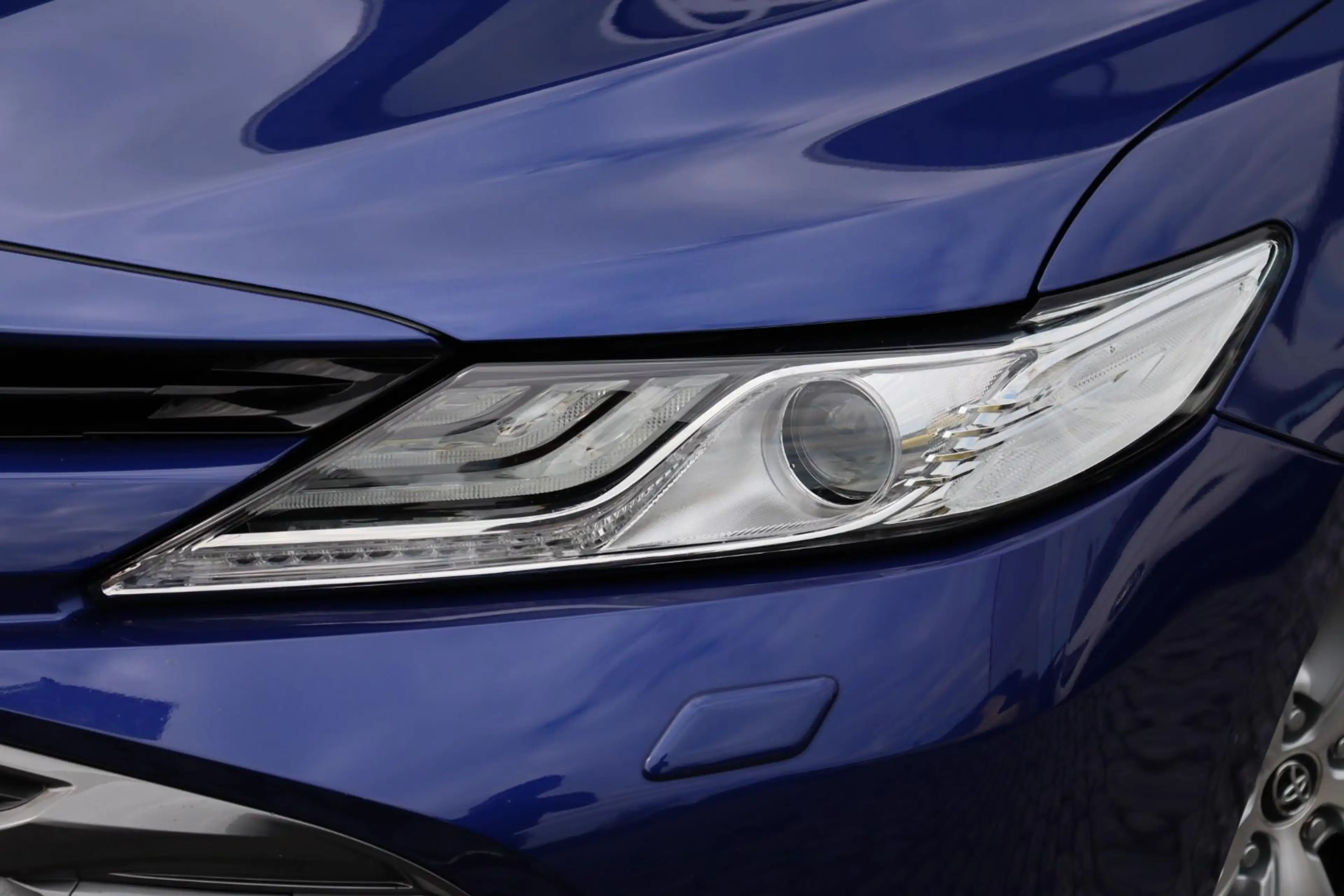 Toyota Camry 2.5 Hybrid Premium, JBL, Climate control, LM velge — photo 13