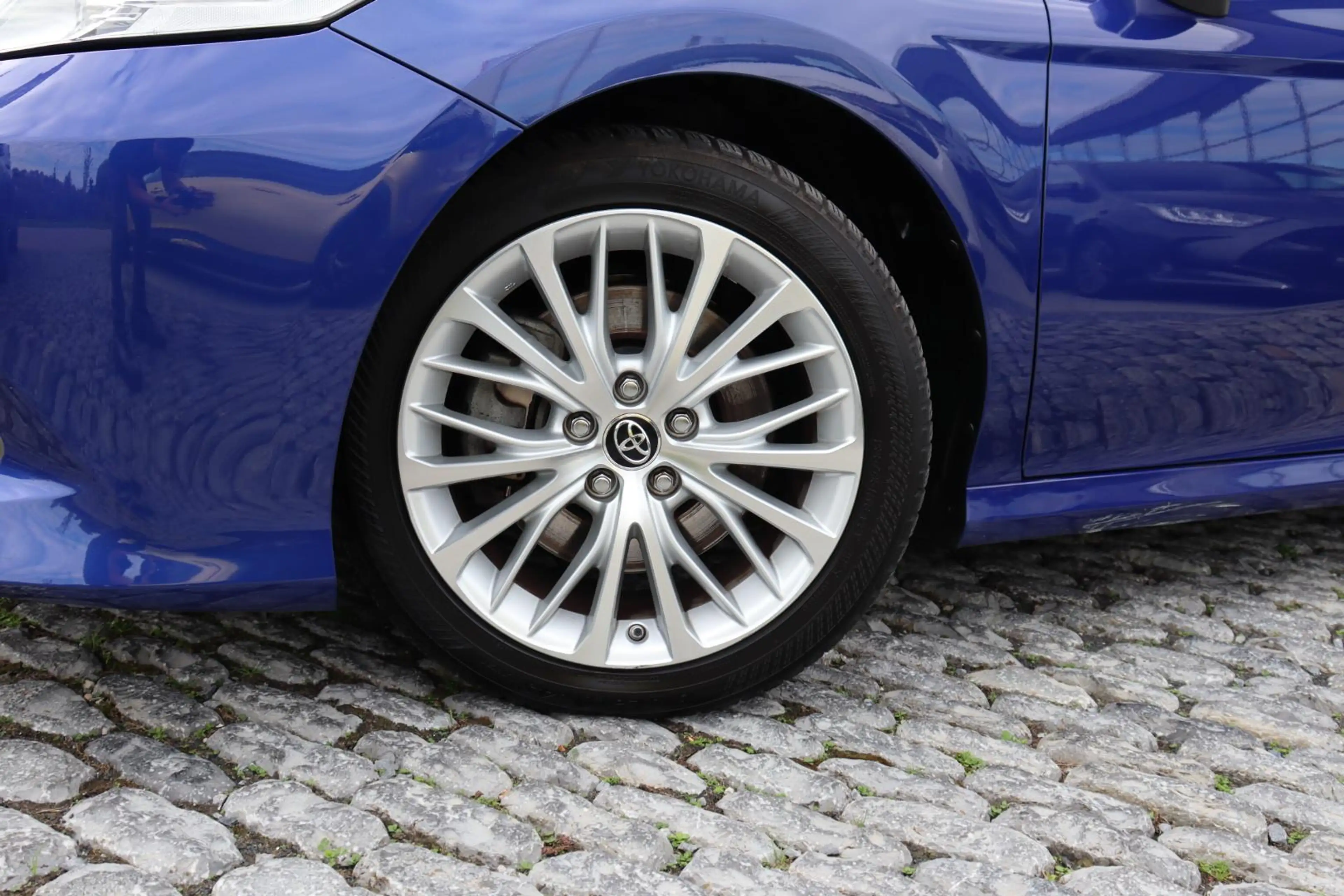 Toyota Camry 2.5 Hybrid Premium, JBL, Climate control, LM velge — photo 14