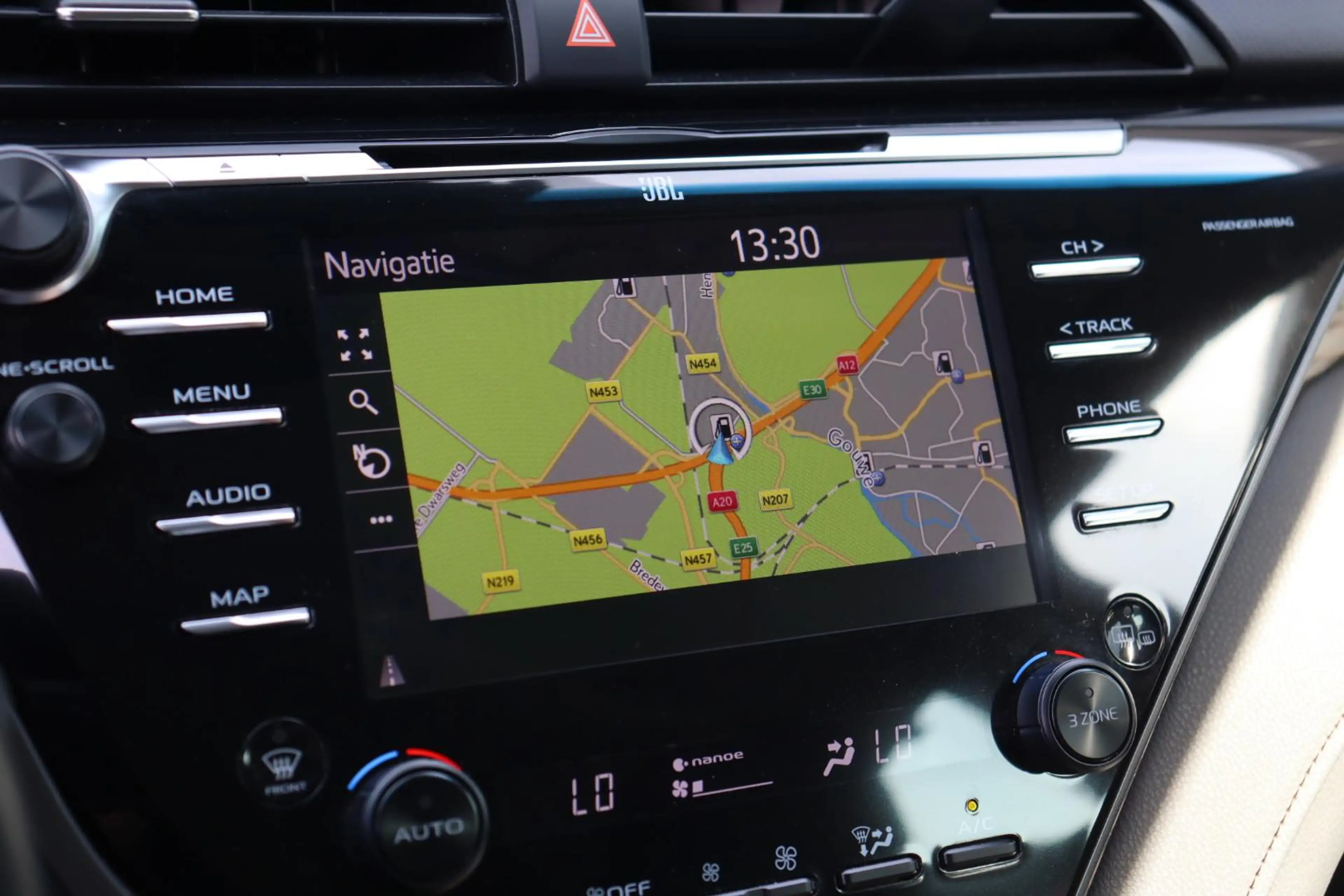 Toyota Camry 2.5 Hybrid Premium, JBL, Climate control, LM velge — photo 9