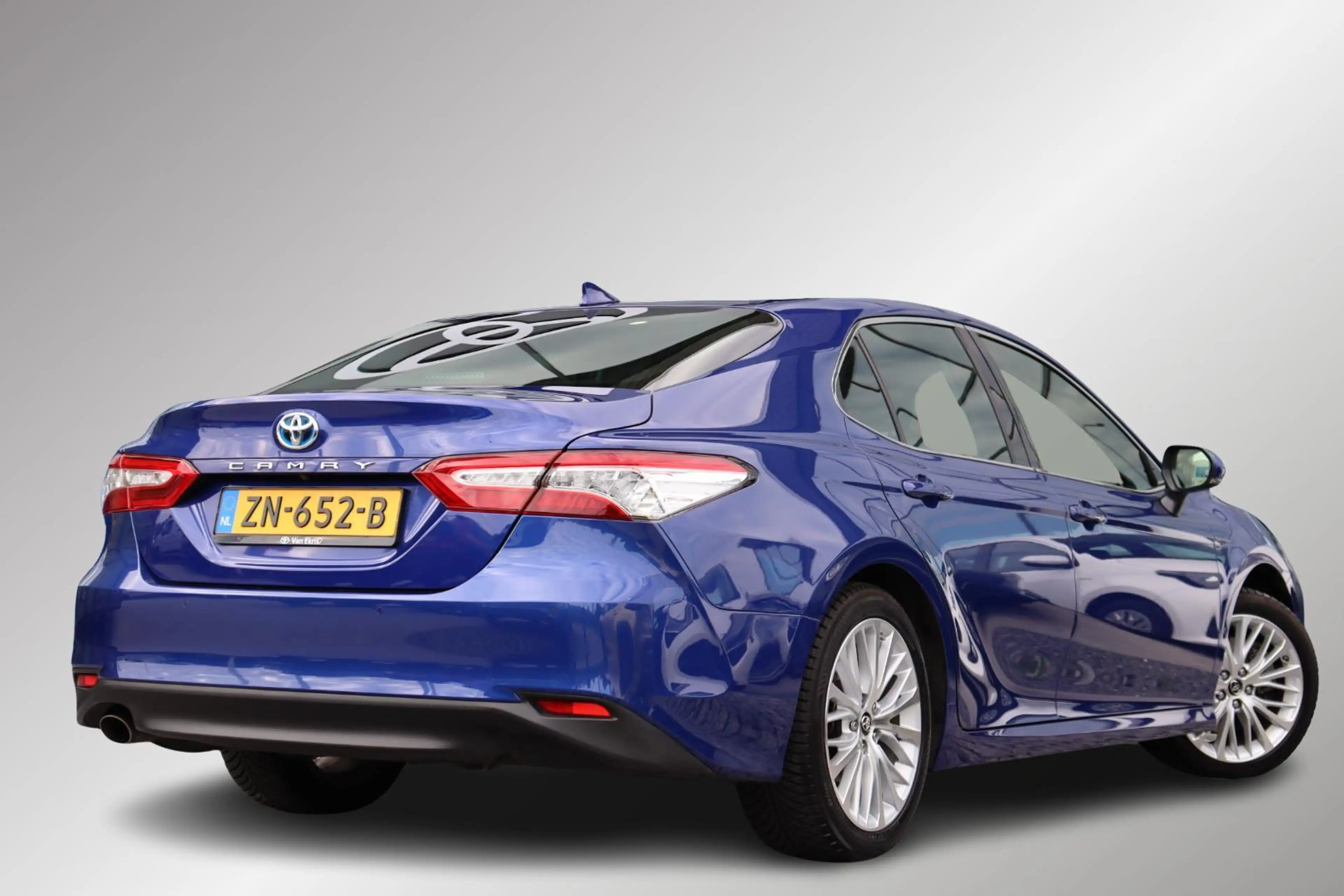 Toyota Camry 2.5 Hybrid Premium, JBL, Climate control, LM velge — photo 2