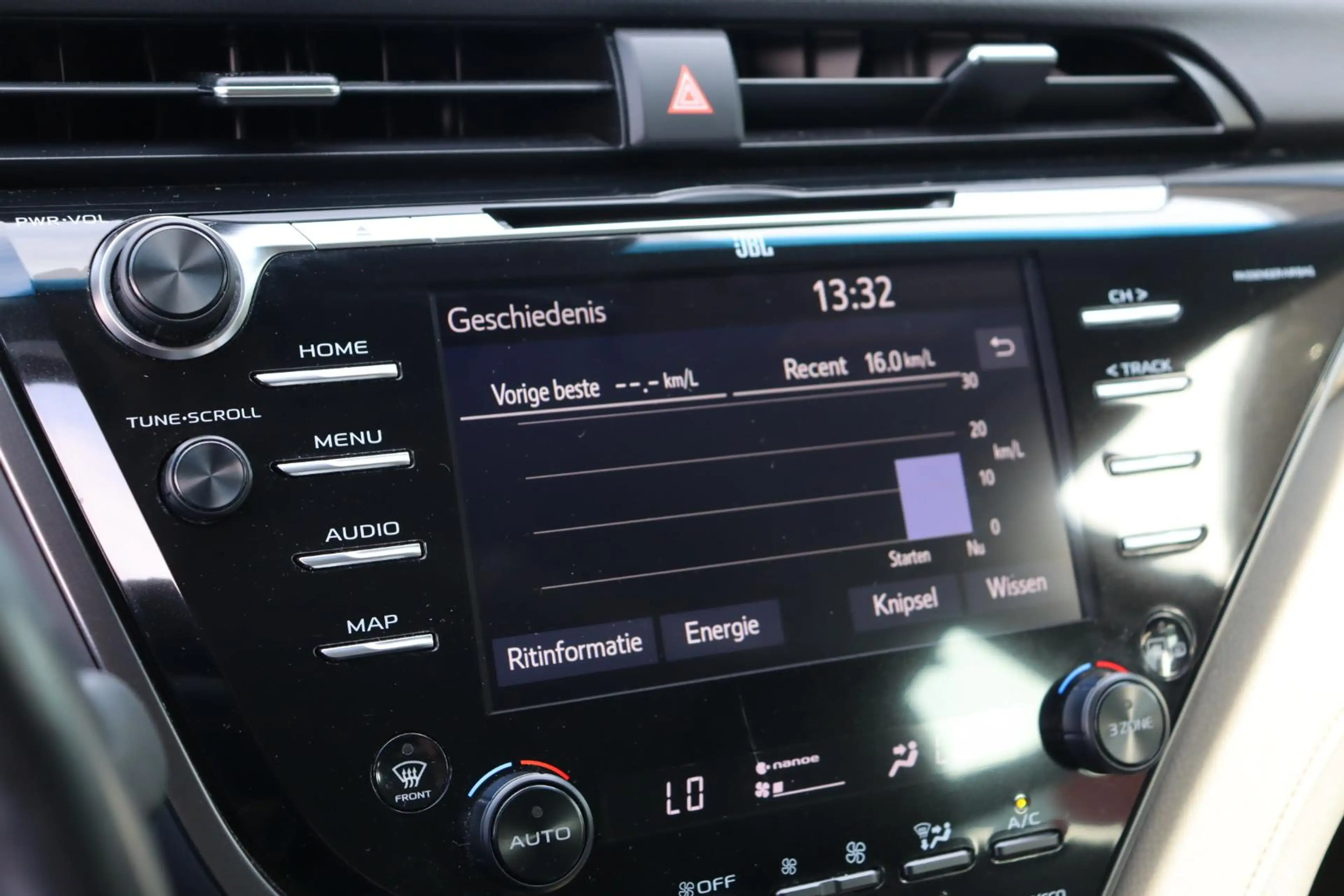 Toyota Camry 2.5 Hybrid Premium, JBL, Climate control, LM velge — photo 11