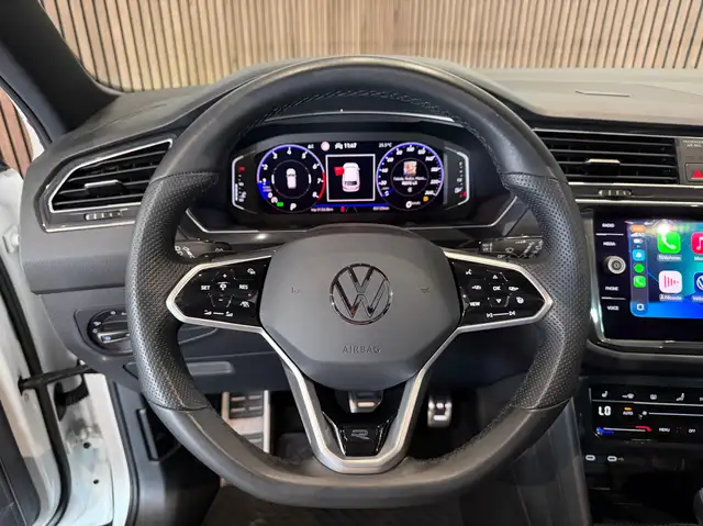 Volkswagen Tiguan view 12