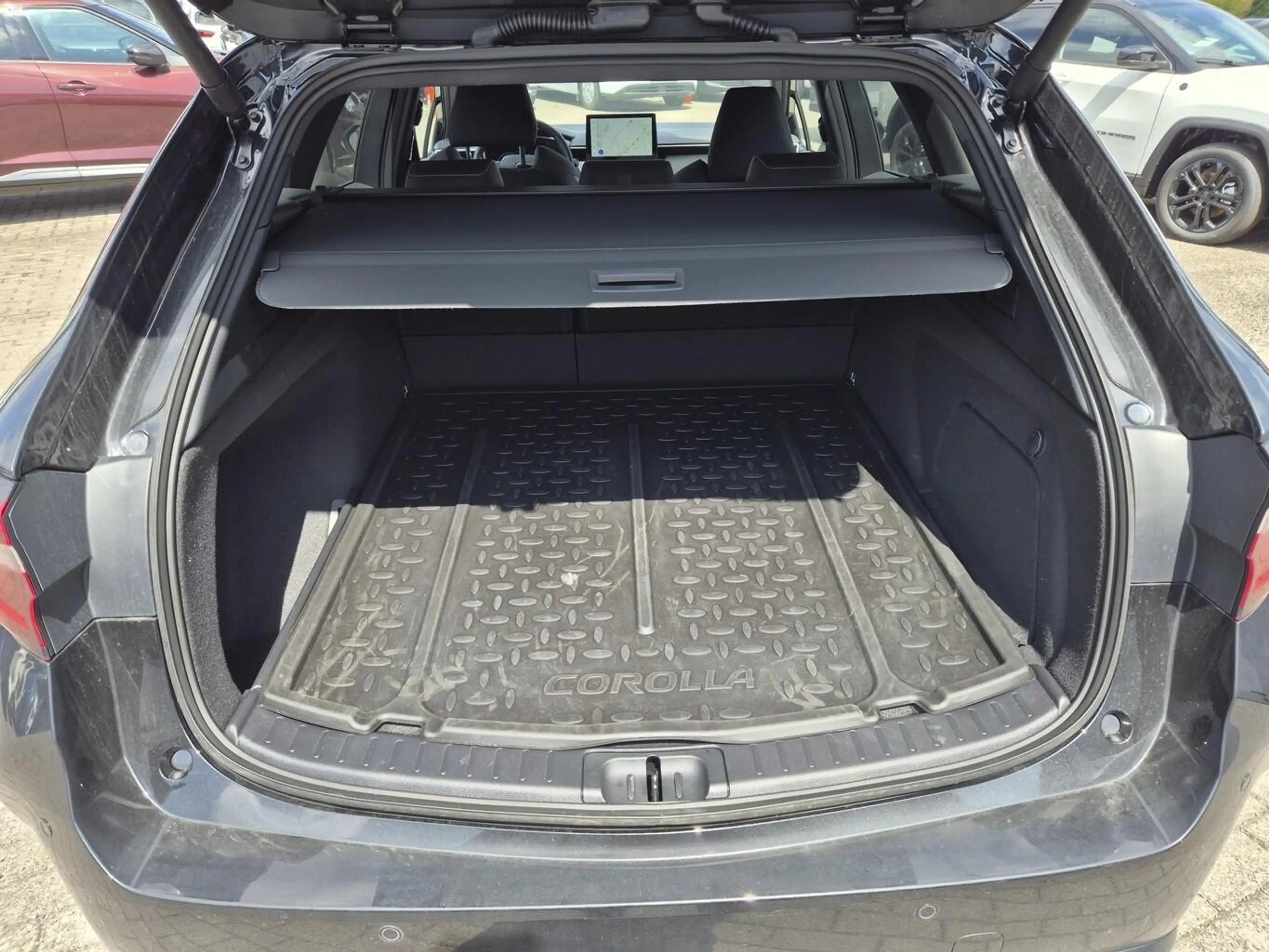 Toyota Corolla Touring Sports Team Deutschland 2.0 196 Hybrid ... — photo 11