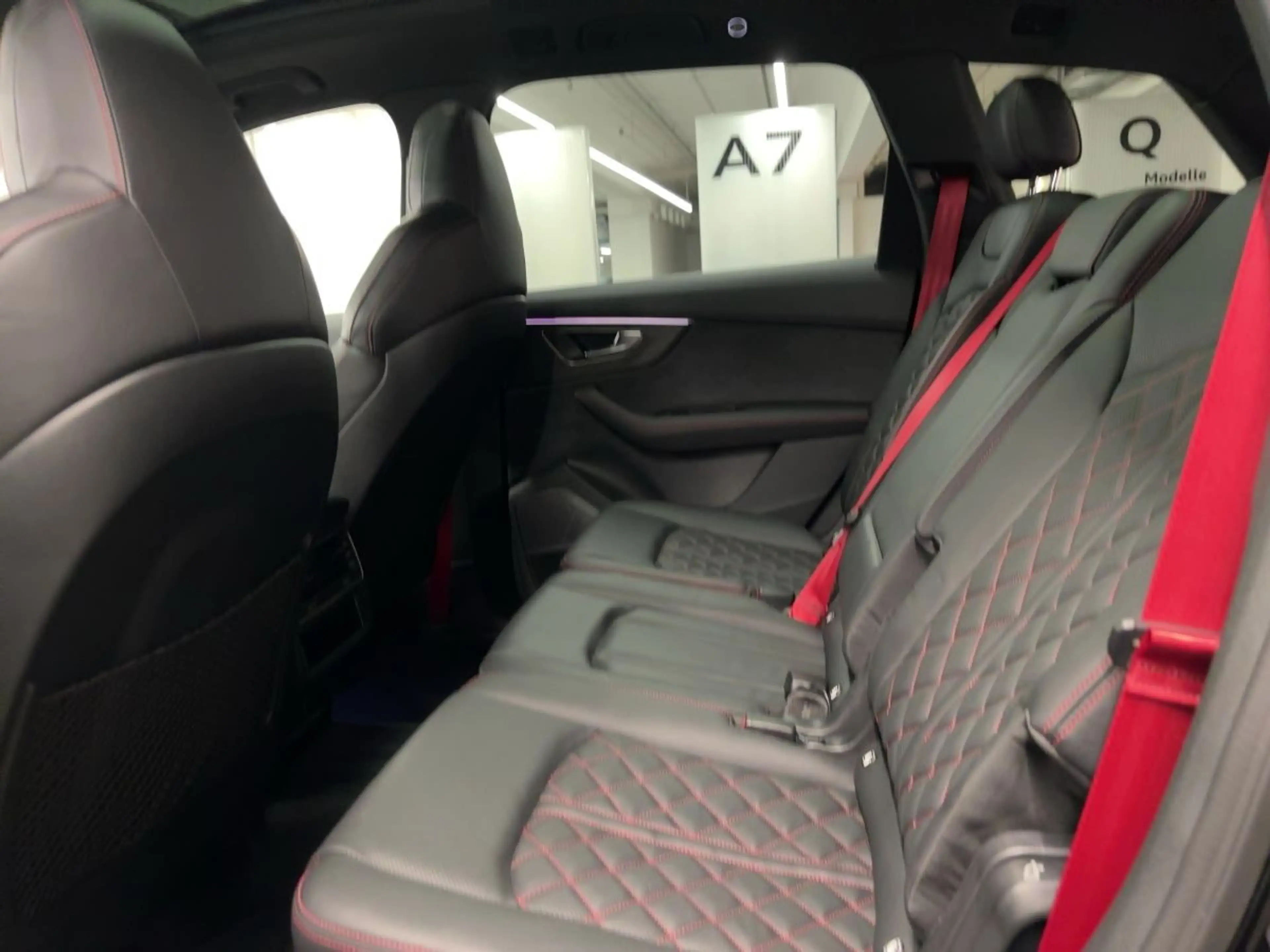 Audi SQ7 competition plus TFSI tiptr. AHK HUD PANO — photo 11