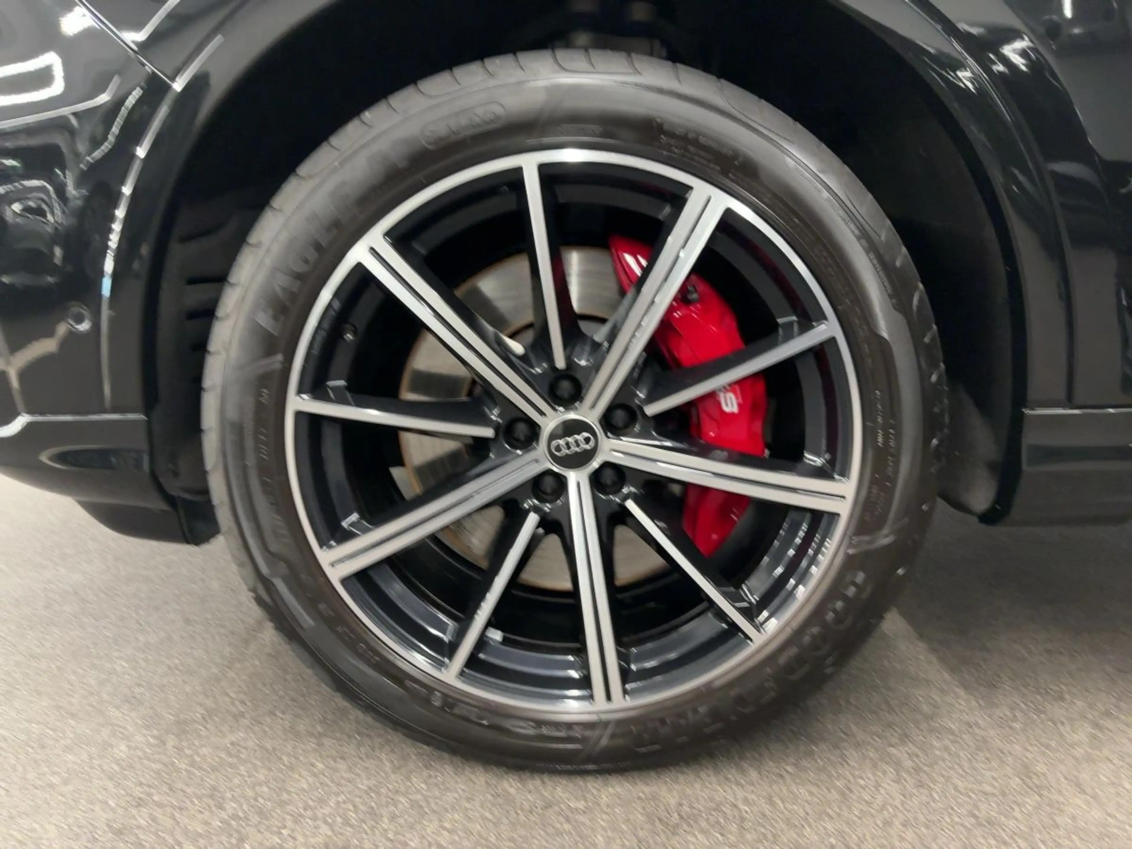 Audi SQ7 competition plus TFSI tiptr. AHK HUD PANO — photo 15