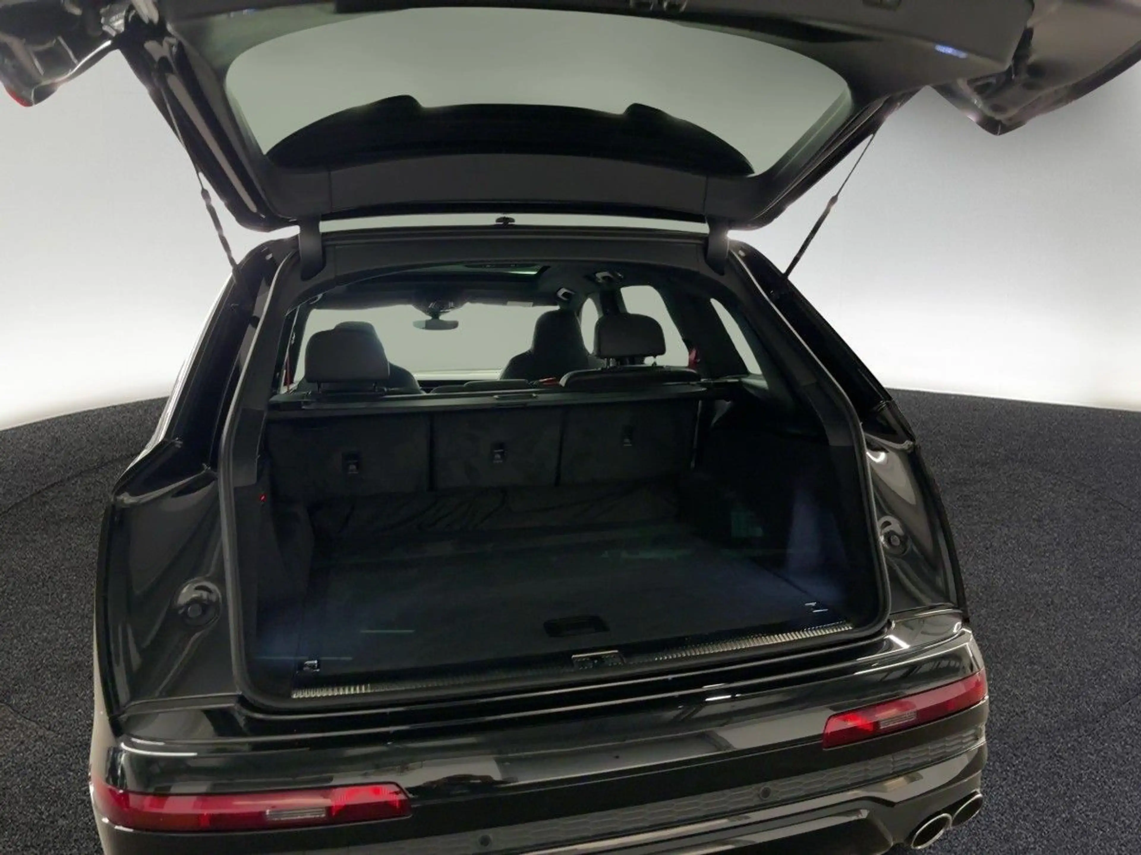 Audi SQ7 competition plus TFSI tiptr. AHK HUD PANO — photo 9