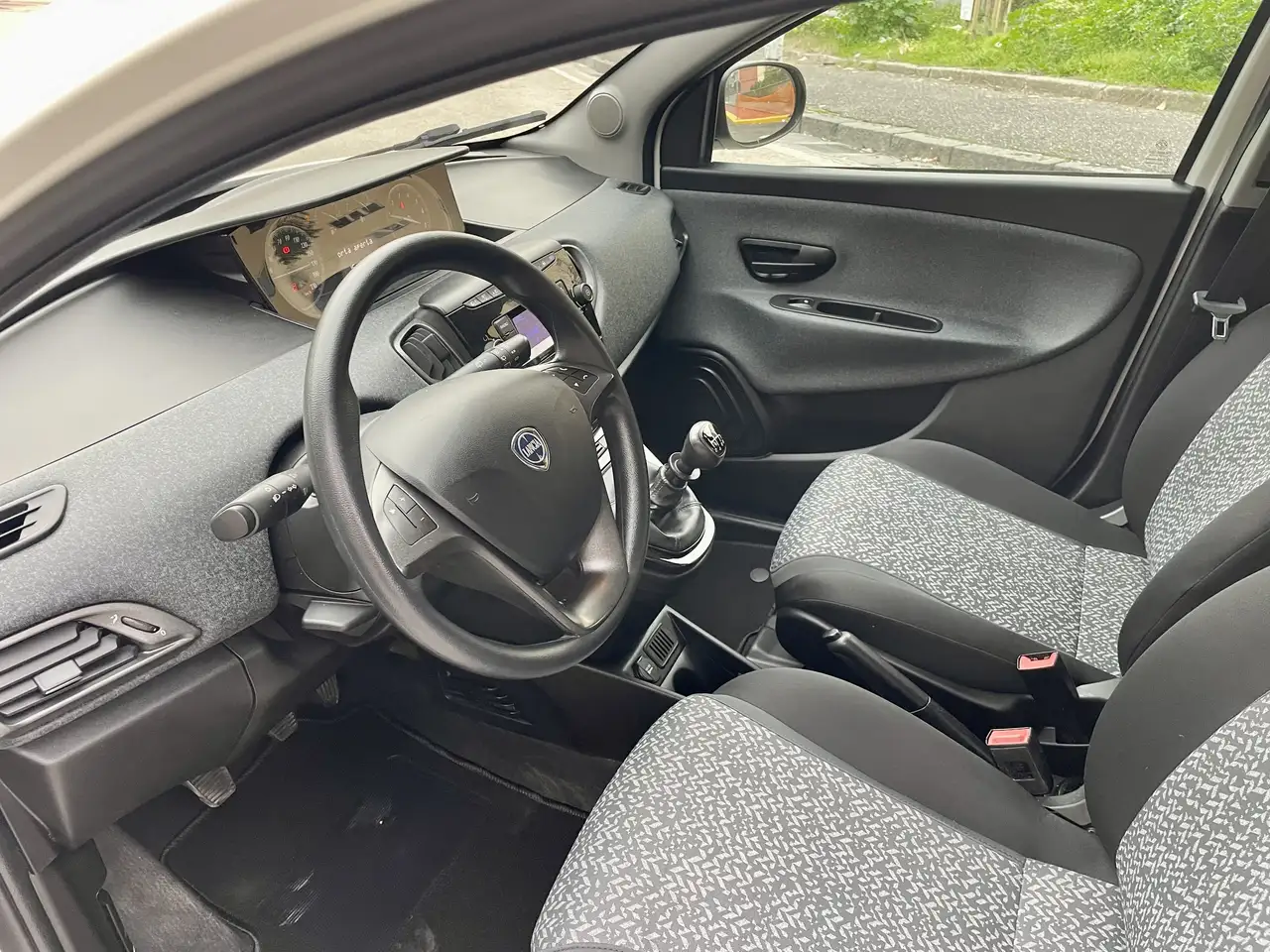 Lancia Ypsilon 2021 — фото 9