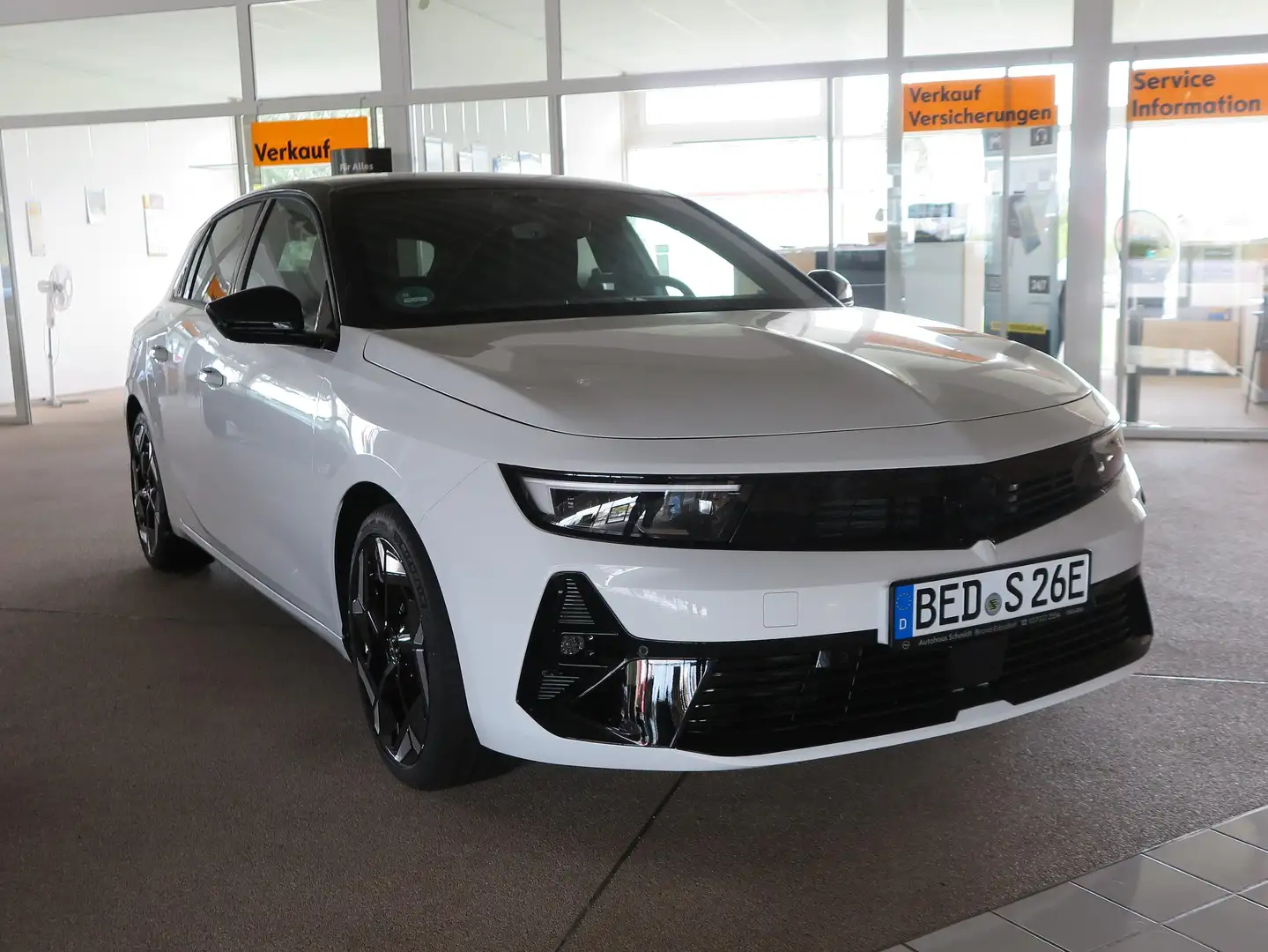 Opel Astra GSe Plug-in-Hybrid Weiß - 1