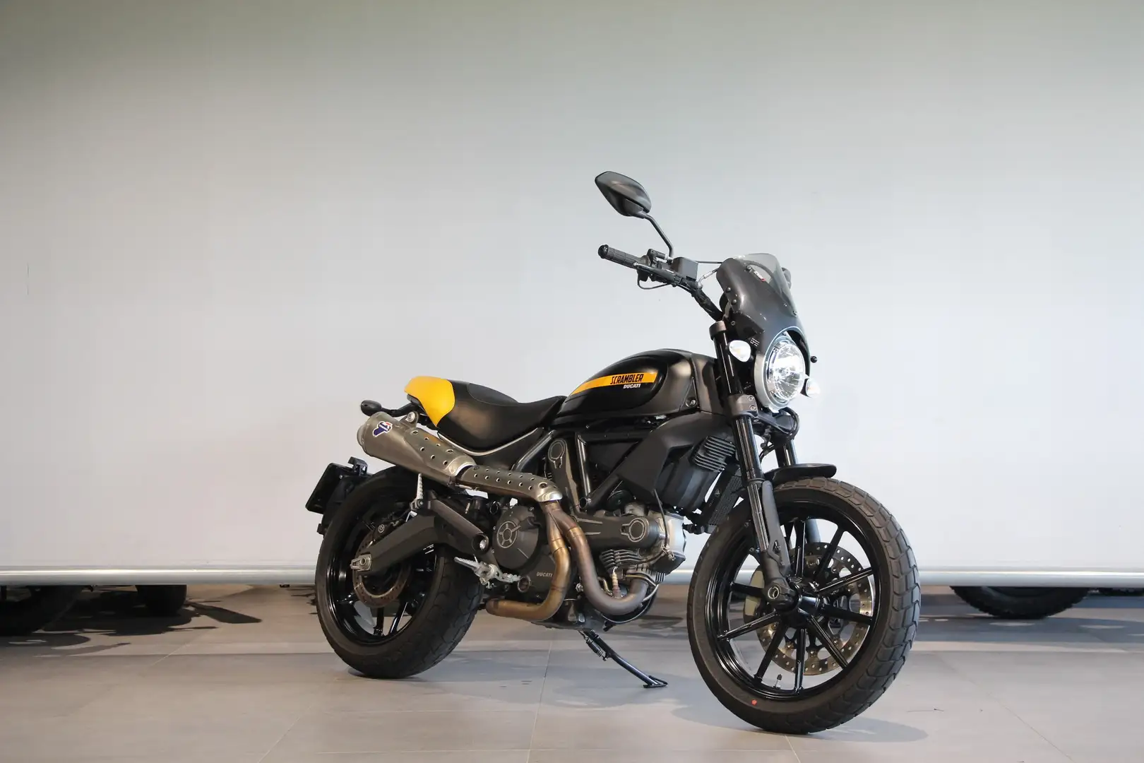 Ducati Scrambler FULL THROTLLE Zwart - 2
