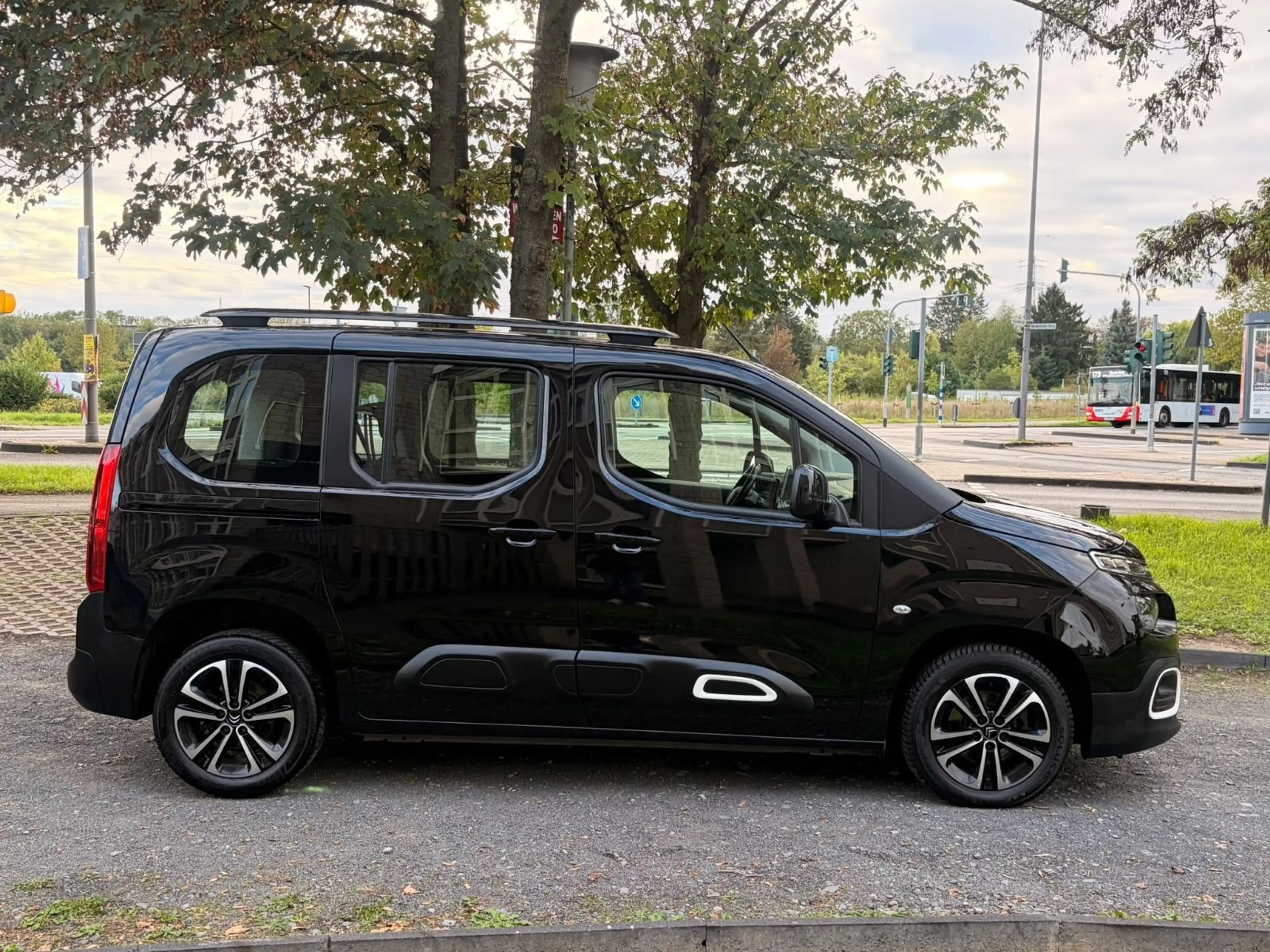 Citroen Berlingo Feel M *EU6 * Navi * Tempomat — photo 6