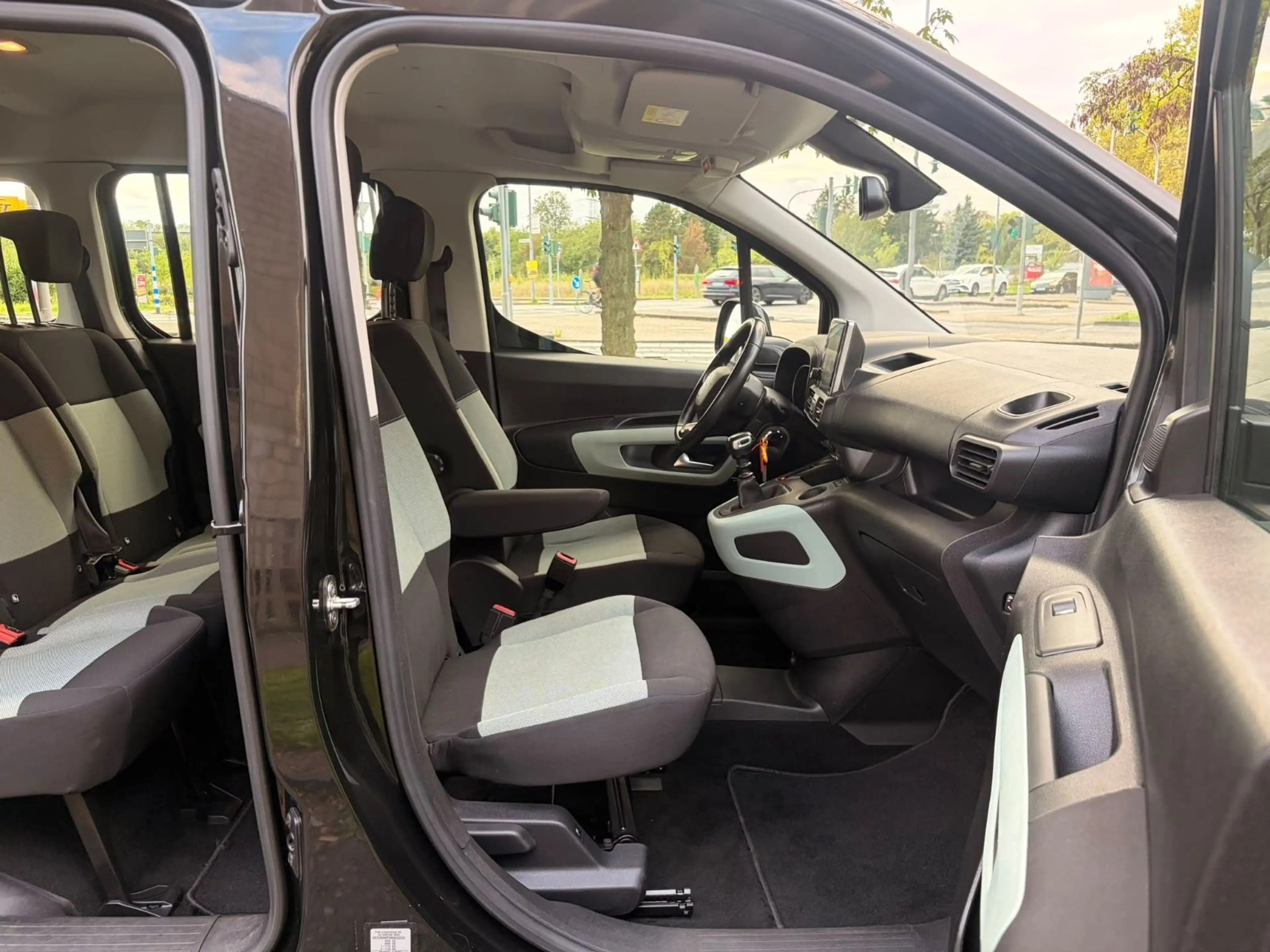 Citroen Berlingo Feel M *EU6 * Navi * Tempomat — photo 10