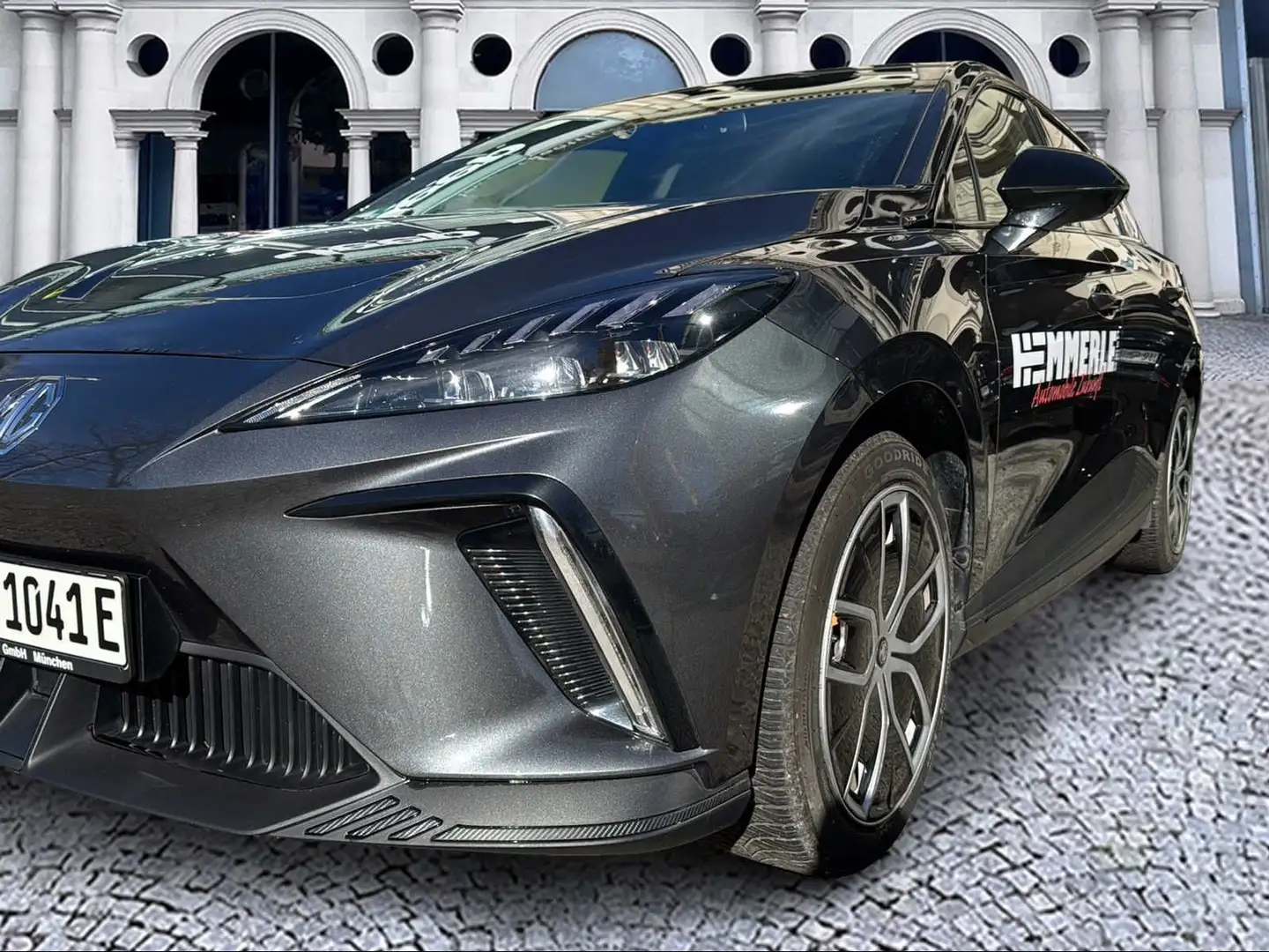 MG MG4 64kWh Luxury Grau - 2