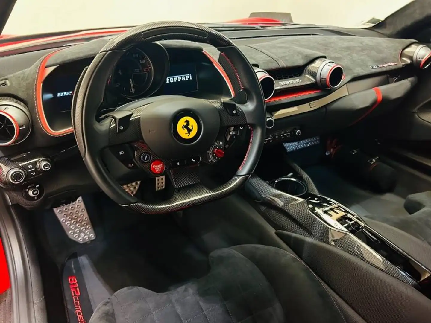 Ferrari 812 830 CV Rot - 2