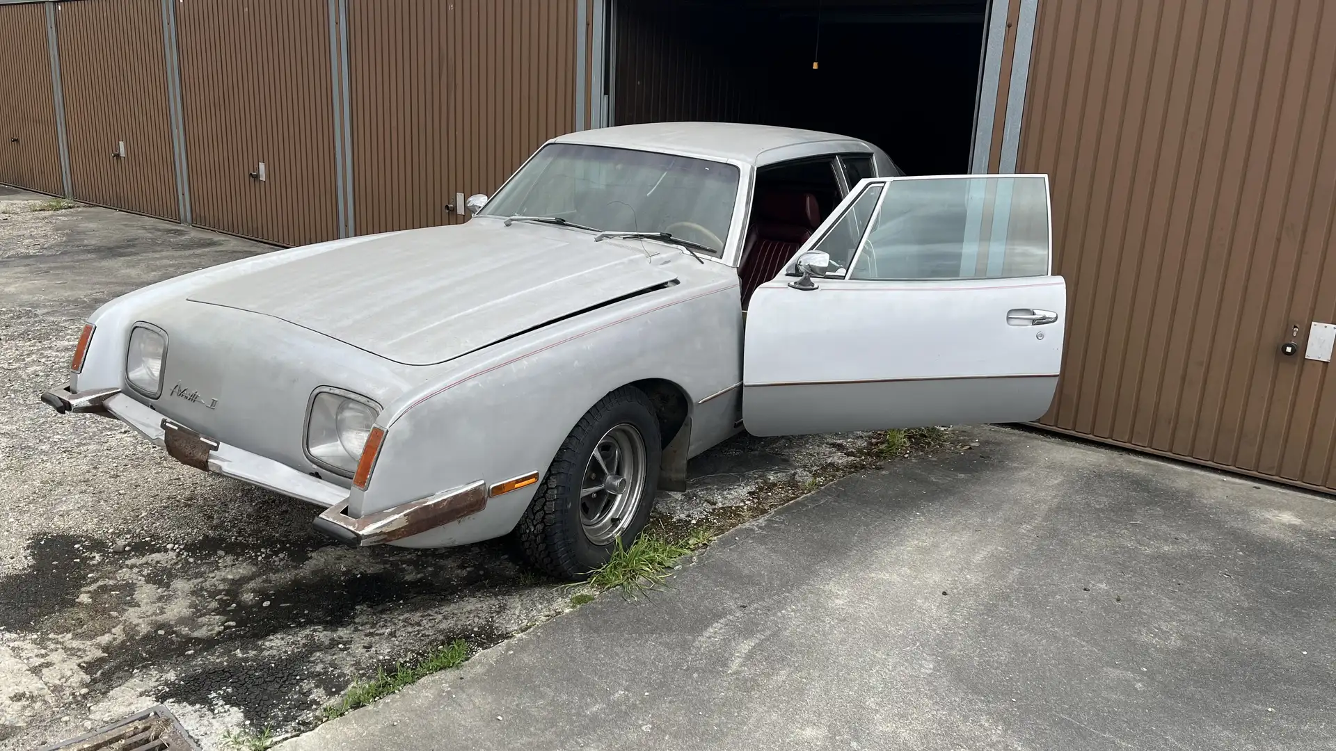 Studebaker Avanti II Grey - 2