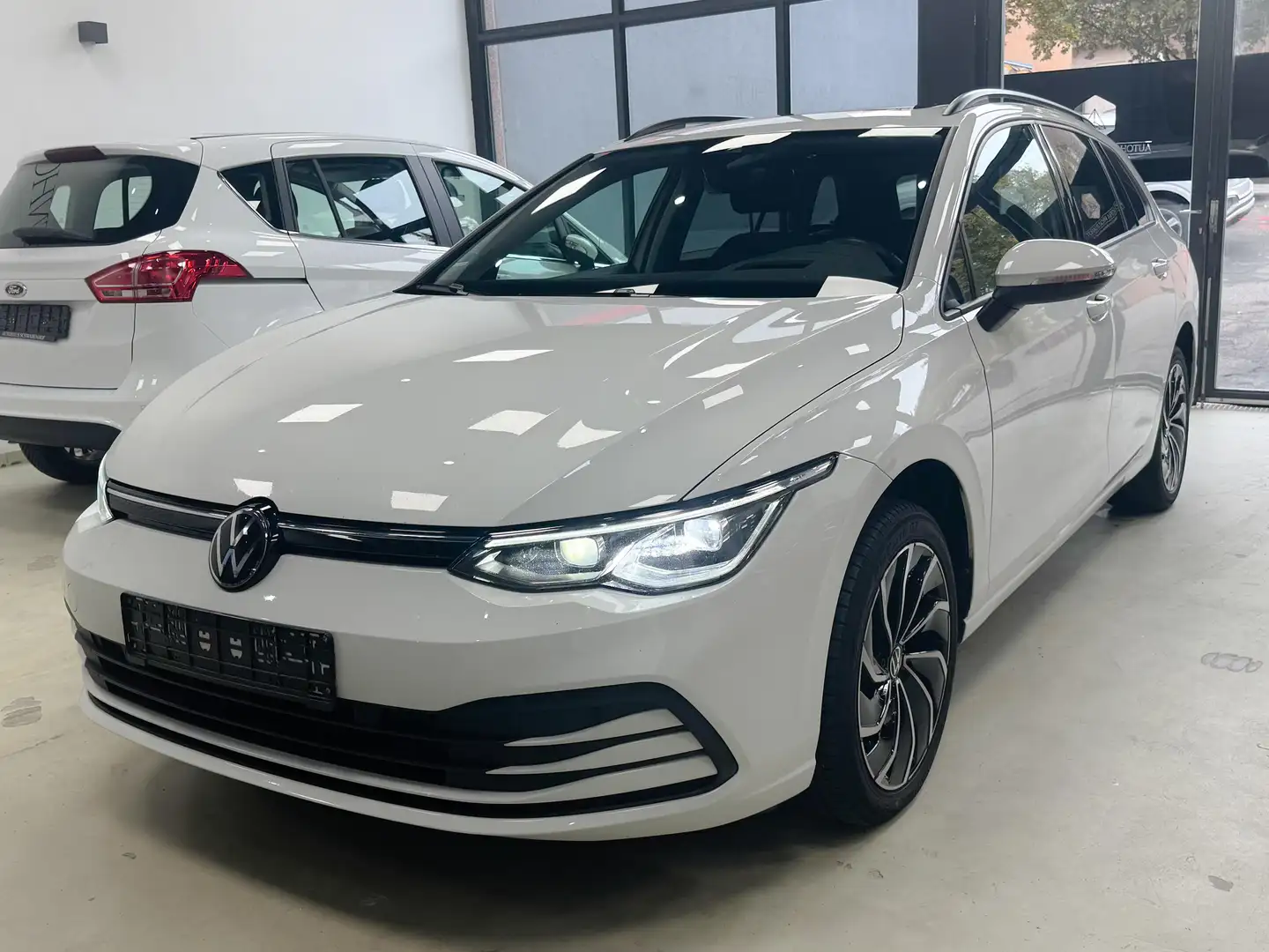 Volkswagen Golf Variant 8 Life, 2.0 TDI, DSG,Panod,Rückfk,Head-up Blanc - 2