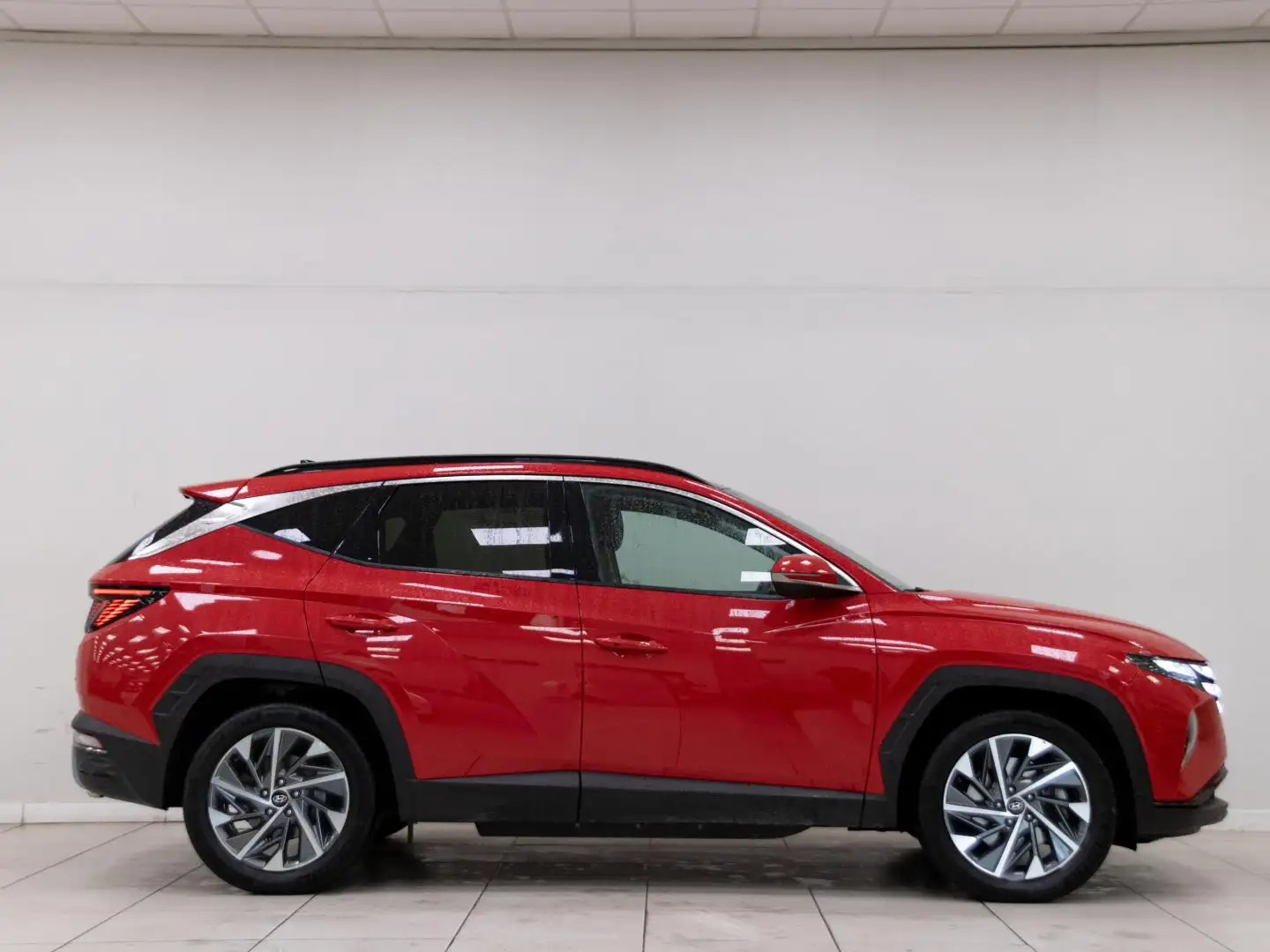 Hyundai TUCSON 1.6 CRDI 48V Tecno Sky 4x2 DT Rouge - 2