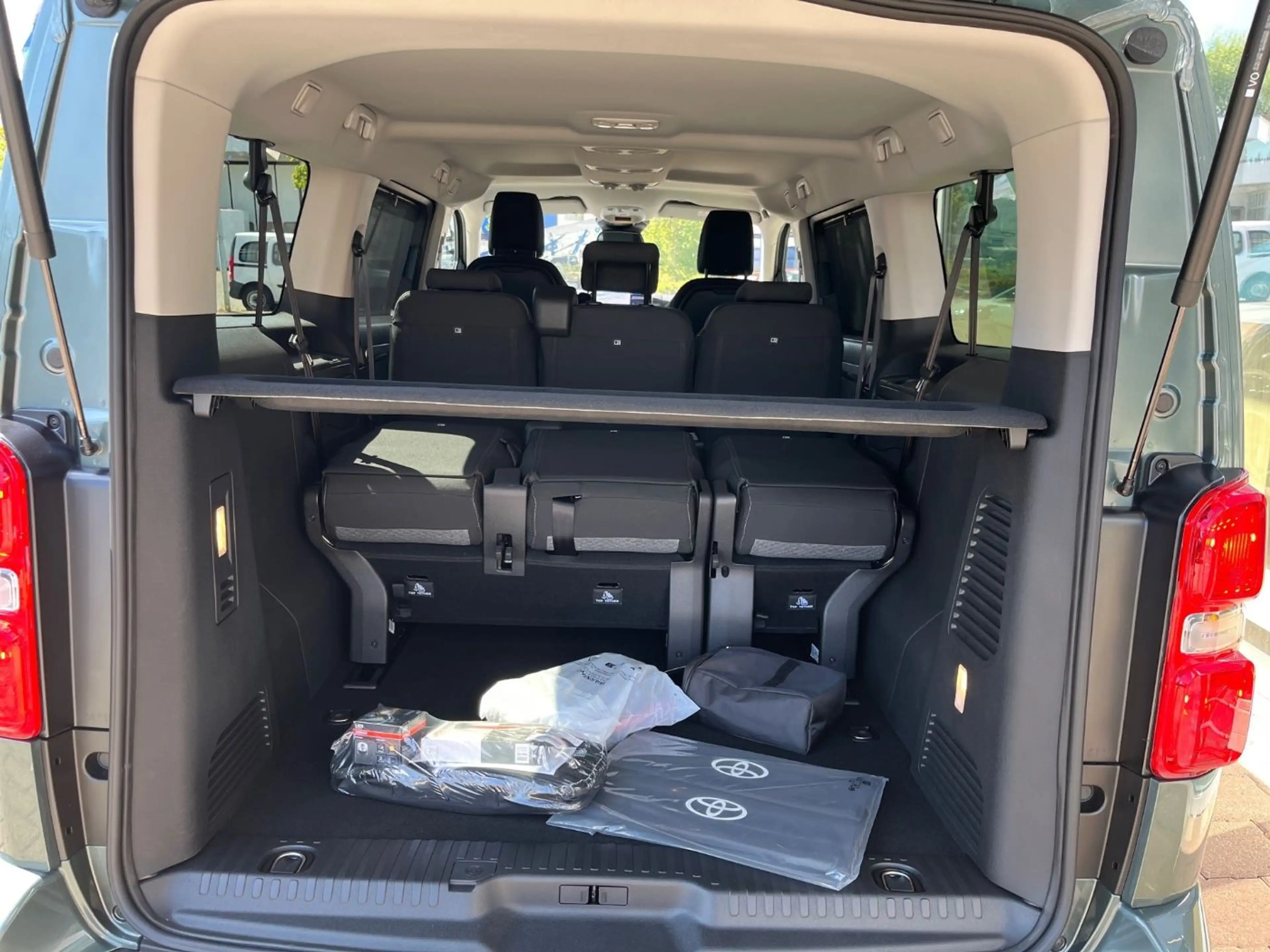Toyota Proace Verso 2.2 D-4D L2 Teamplayer 2xKlima+AUT — photo 12