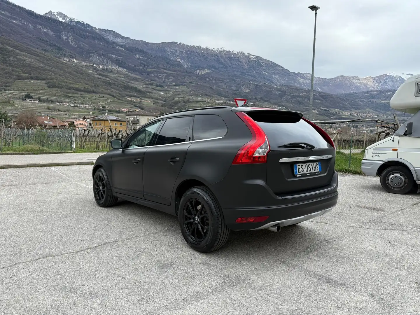 Volvo XC60 XC60 2.0 d4 Business geartronic Nero - 1