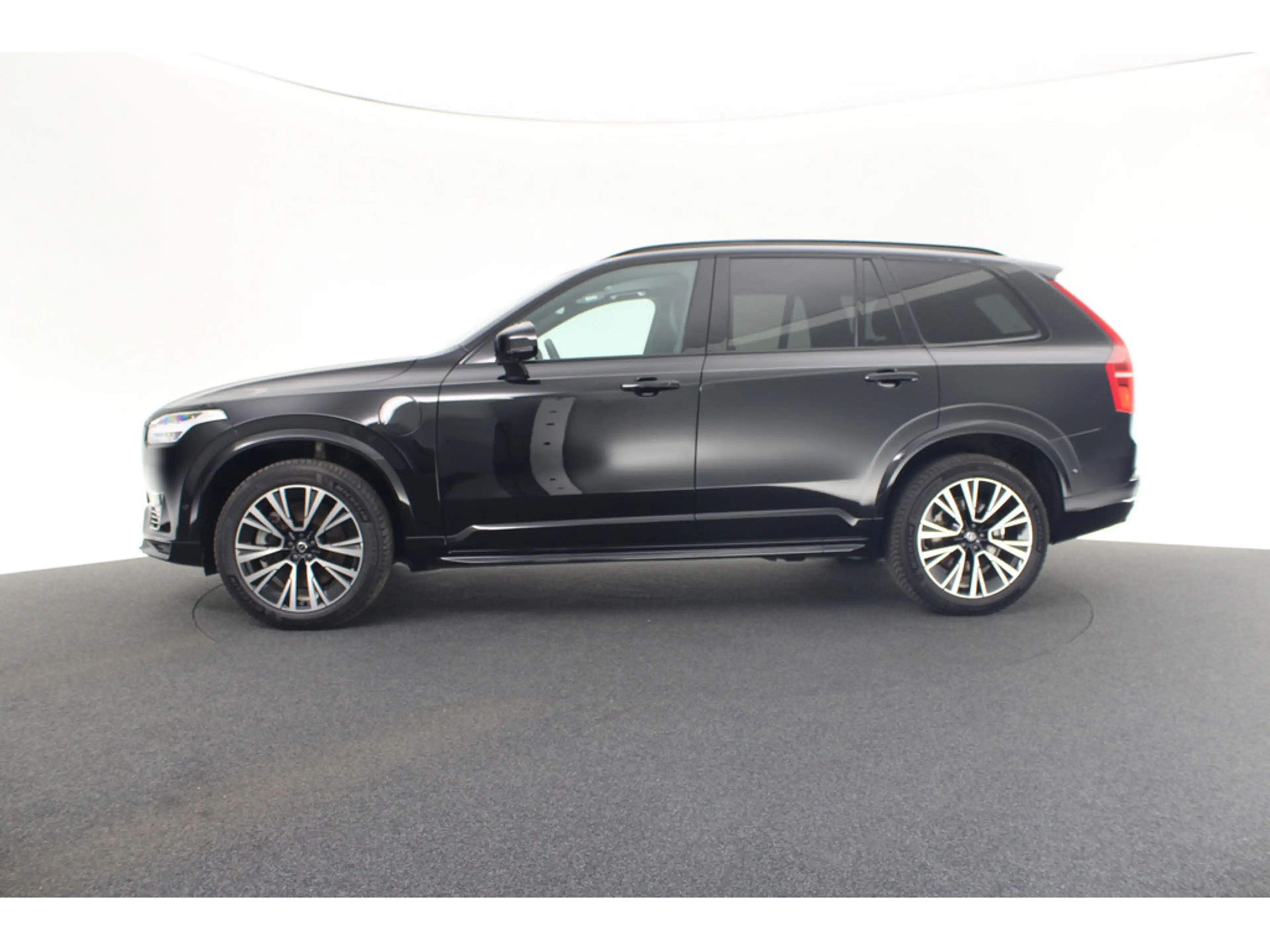 Volvo XC90 T8 AWD Plus Dark aus 1.Hand 7-SITZER ACC — photo 2