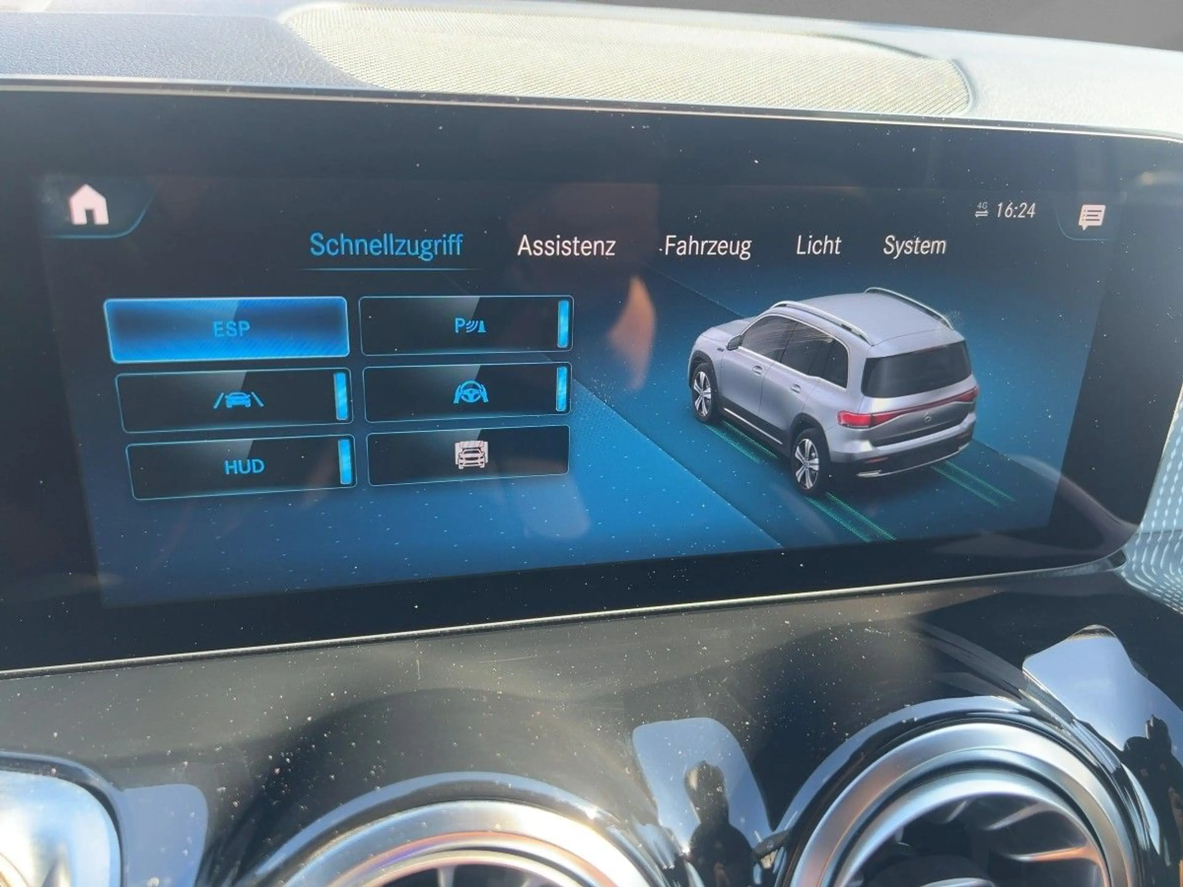 Mercedes-Benz EQB 300 4MATIC Progressive Distr KeyGo PTS HUD — photo 12