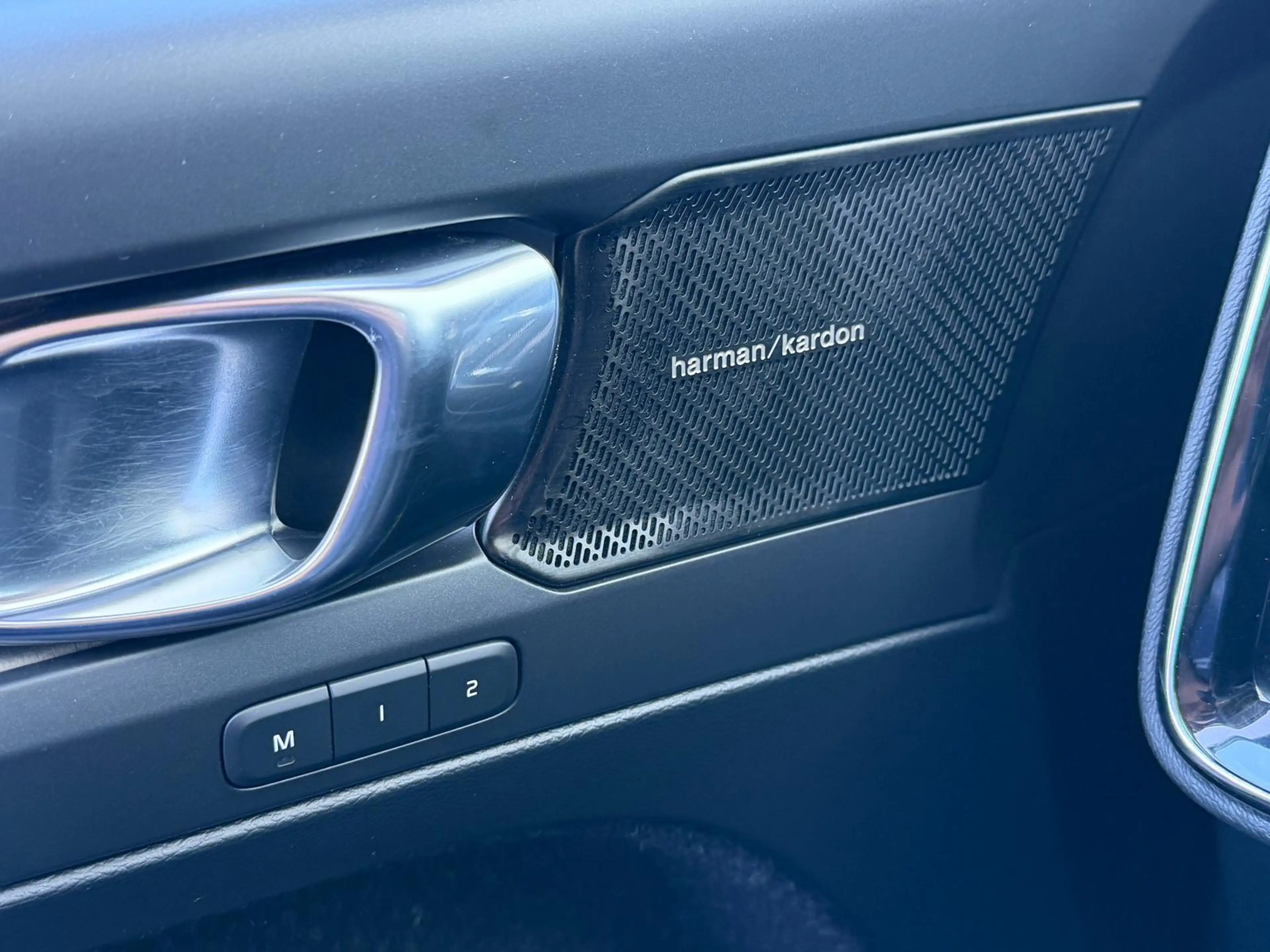 Volvo XC40 D4 AWD Inscription Autom*AHK*Standh*Leder* — photo 13