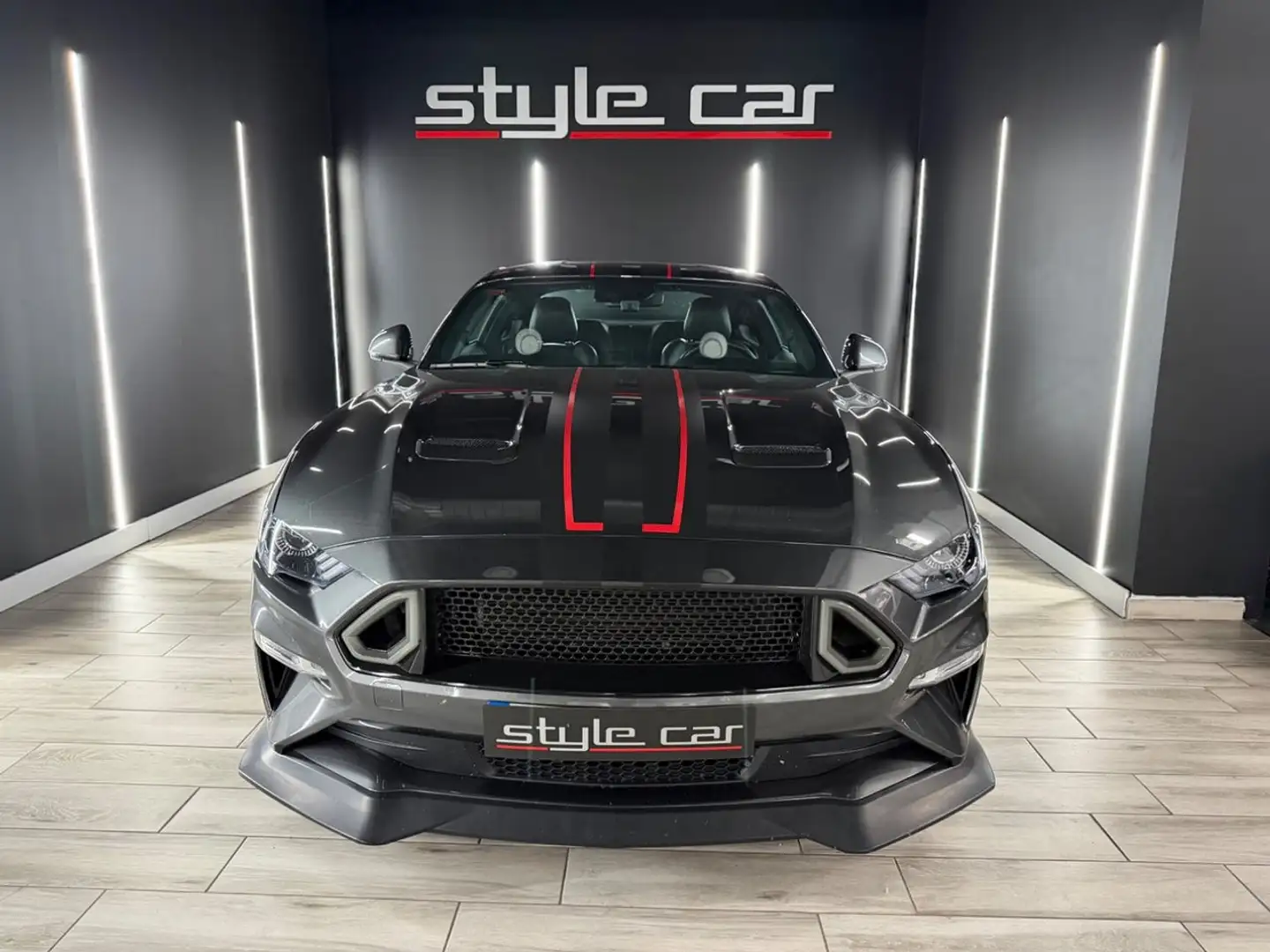 Ford Mustang 5.0 TiVCT V8 331kW GT Fastb. Gris - 2