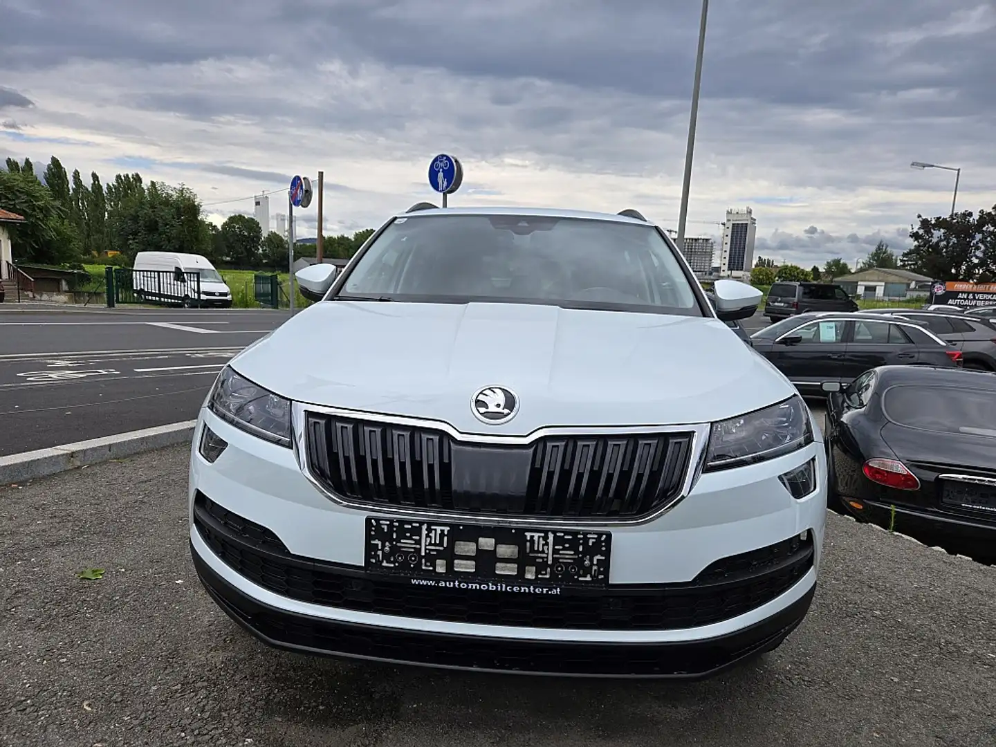 Skoda Karoq 1,6 TDI Style Weiß - 2