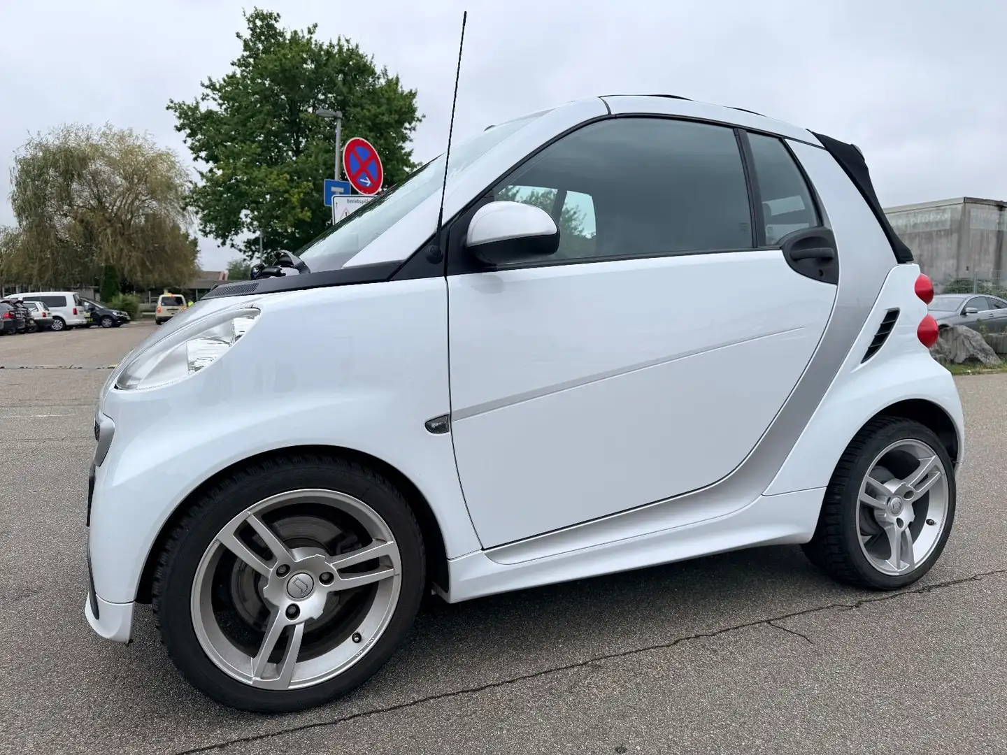 smart forTwo fortwo cabrio Micro Hybrid Drive 52kW Silber - 2