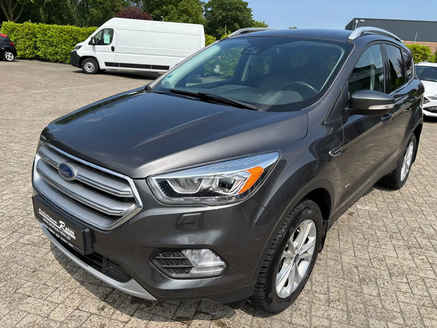 Ford Kuga 2.0 Titanium Automatik | Klima | PDC | RFK | SHZ Grijs - 1
