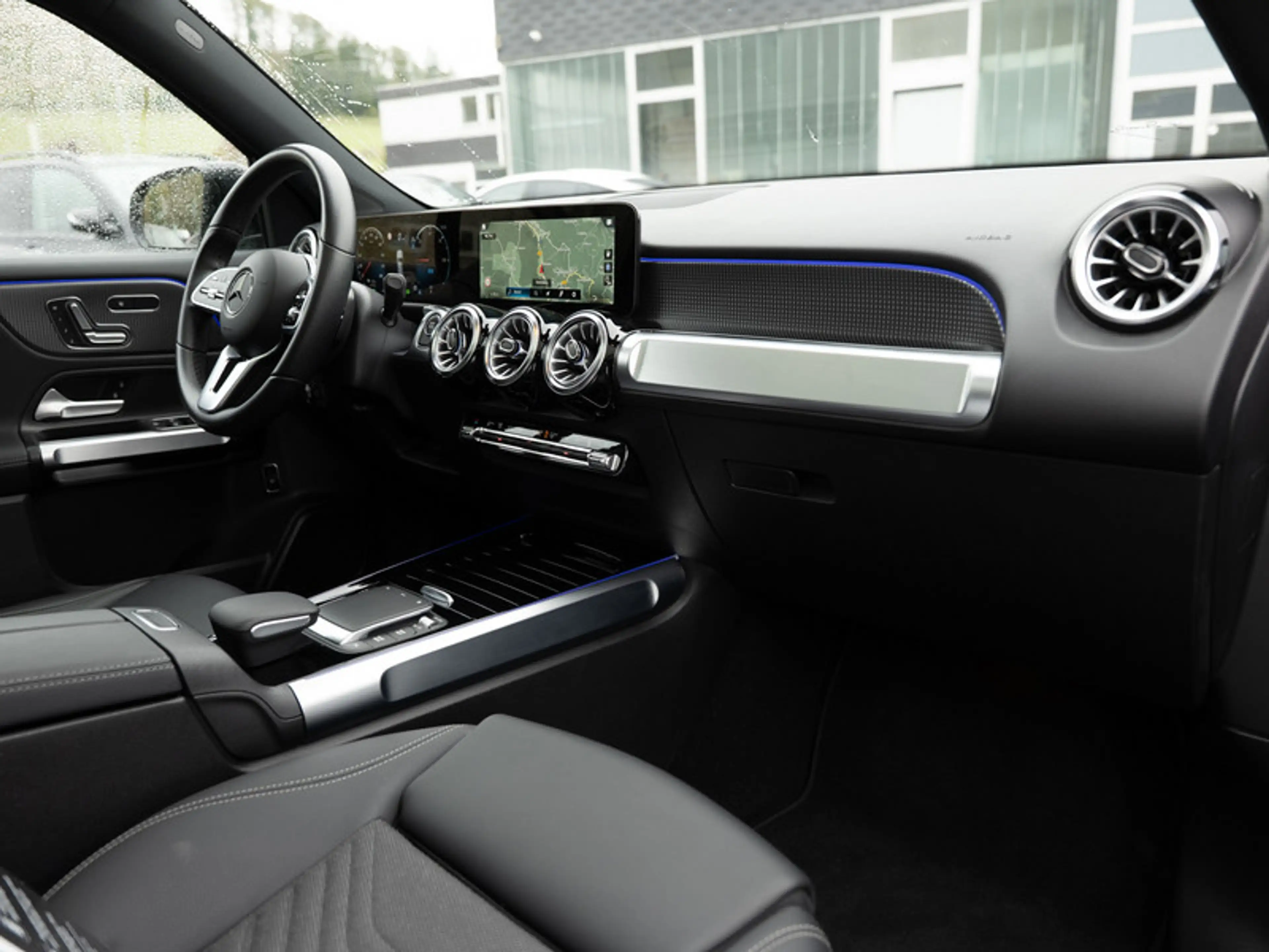 Mercedes-Benz EQB 250 Progressive/LED/360/Pano/Night/Totw/19' — photo 3