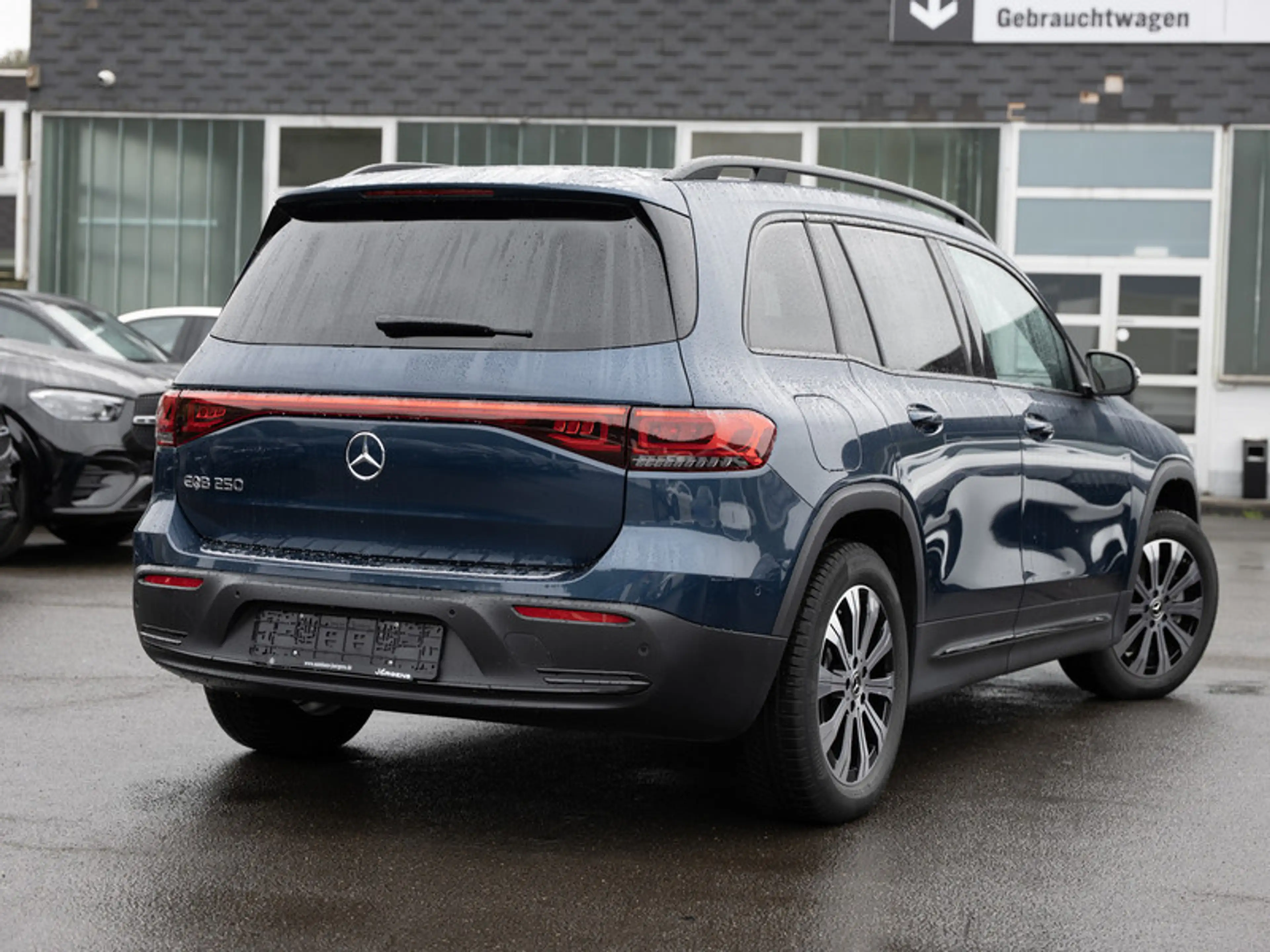 Mercedes-Benz EQB 250 Progressive/LED/360/Pano/Night/Totw/19' — photo 4
