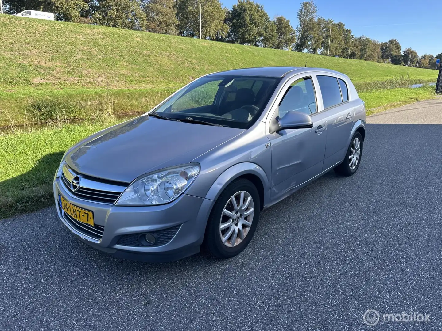 Opel Astra 1.4 Edition 155.000 km Grijs - 1