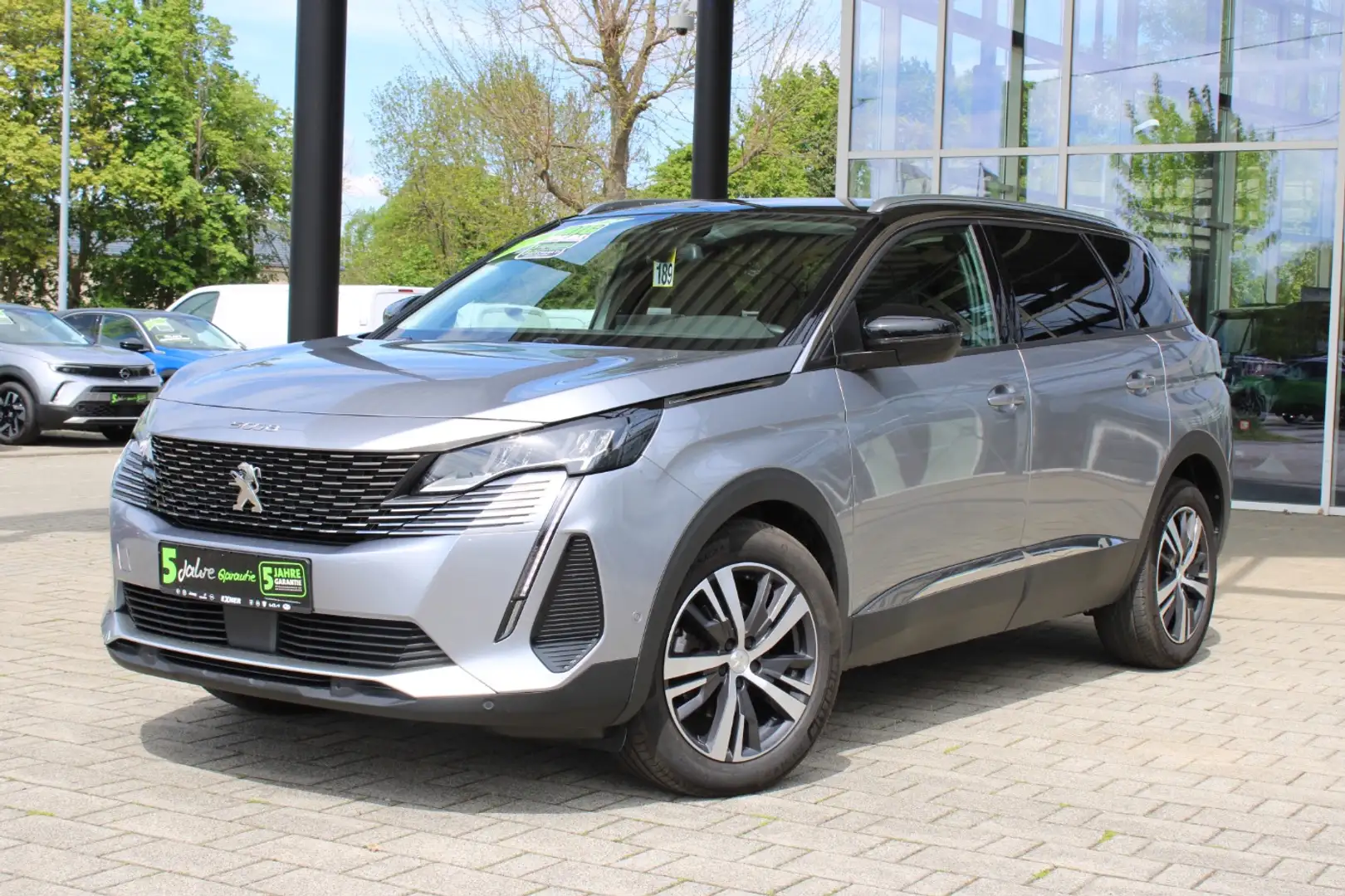 Peugeot 5008 1.5 BlueHDi 130 ALLURE PACK Navi, LED Grau - 2