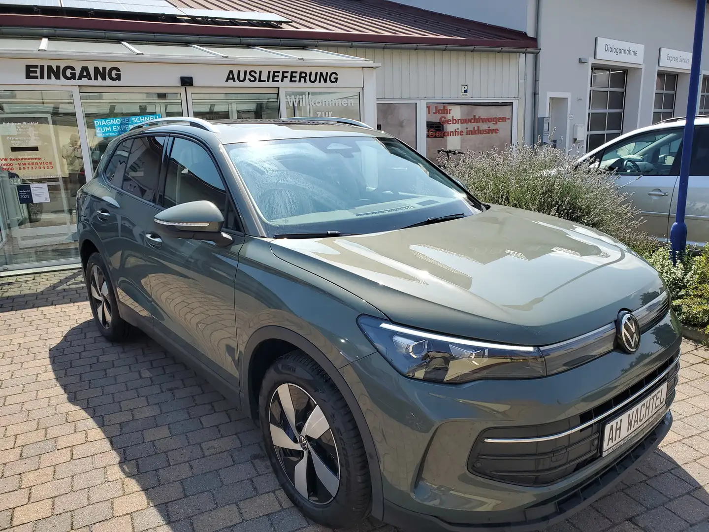 Volkswagen Tiguan 2.0 TDI AHZV Panorama Headup Navi 18-Zoll LED-Plus Verde - 2