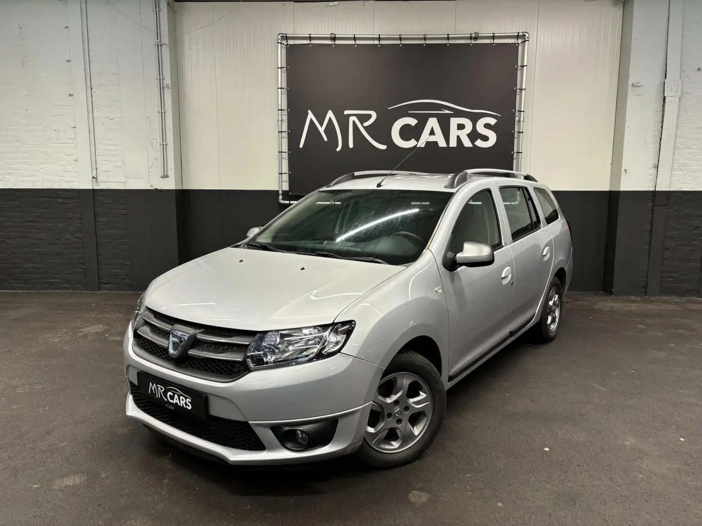 Dacia Logan MCV 1.2 16V Navi/Airco/Cruise Control Zilver - 1