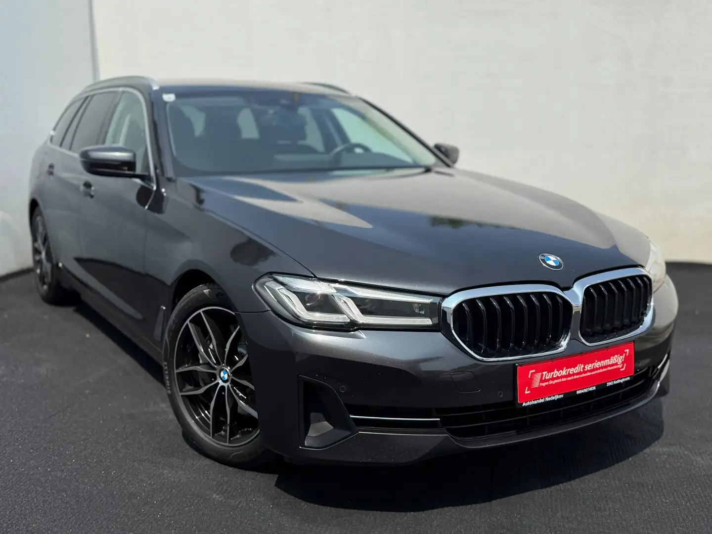 BMW 530 d xDrive Aut. Touring G31 B57 Gris - 1
