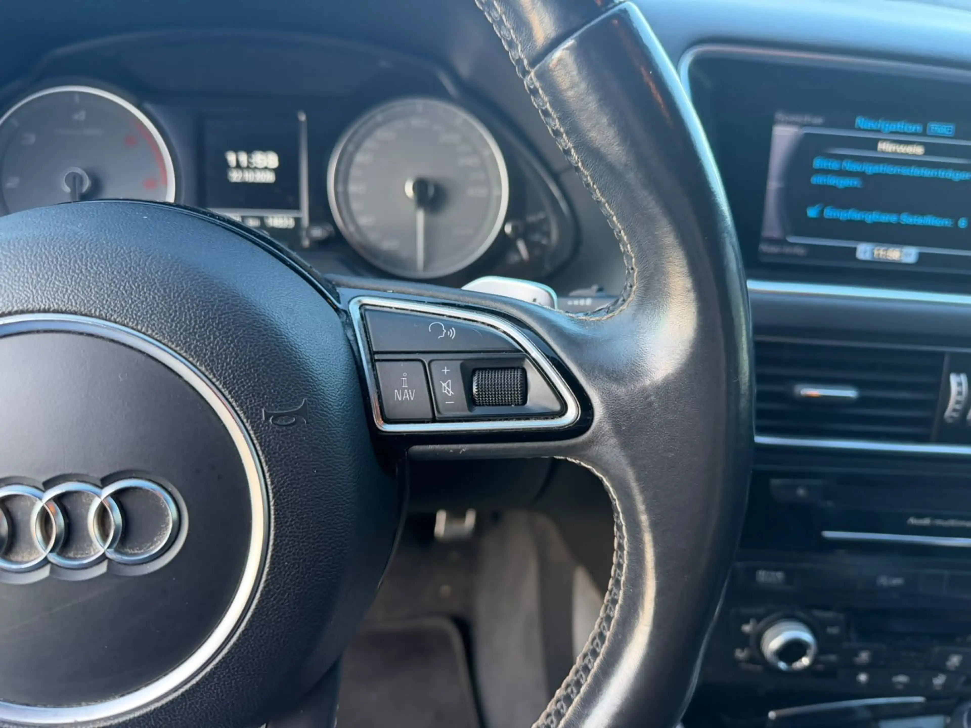 Audi Q5 S competitionAHK Navi PDC SHZ Facelift LM Leder — photo 13