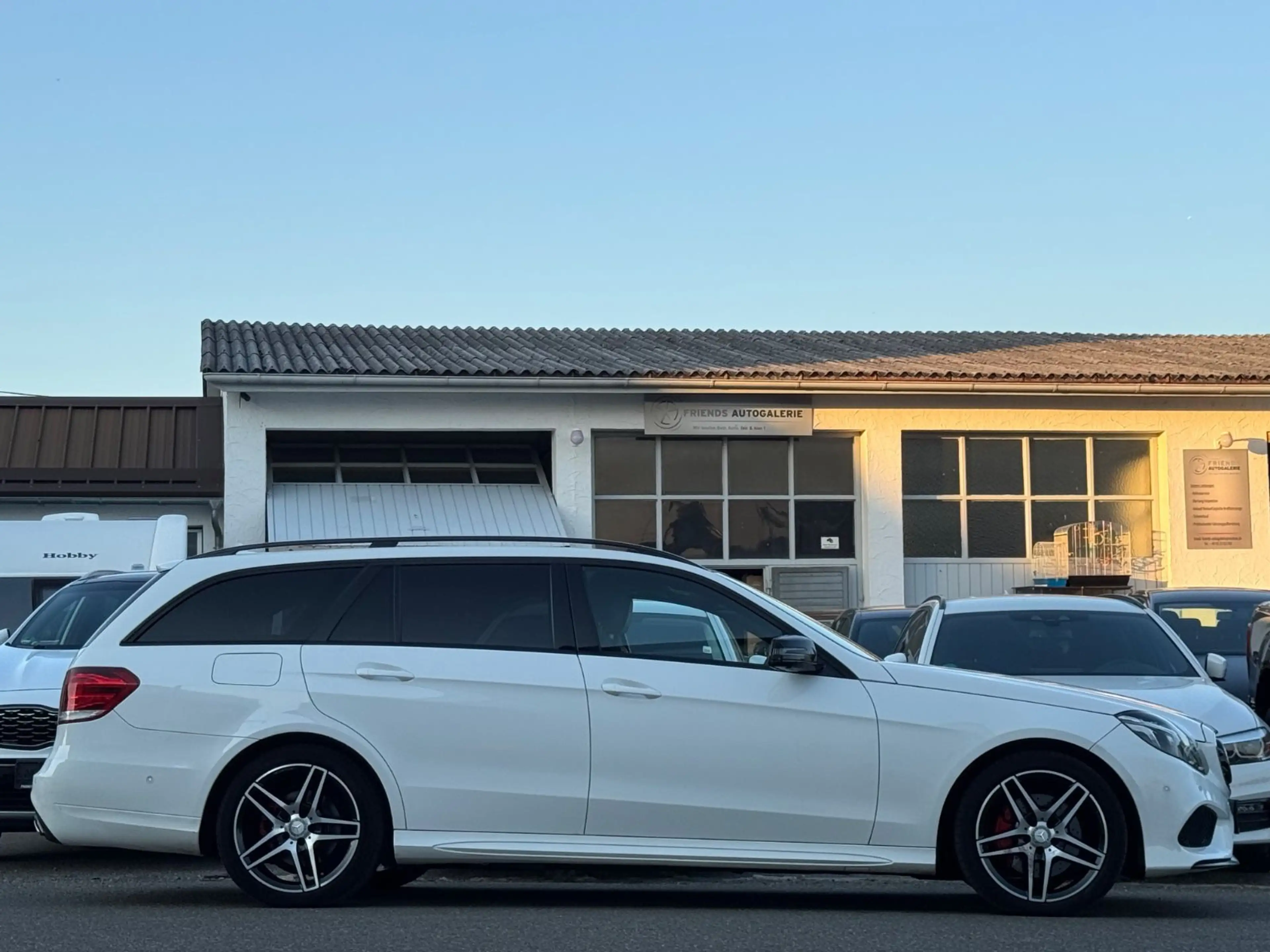 Mercedes-Benz E 250 AMG LINE Night Paket*4Matic*PANO*Standh.* — photo 2