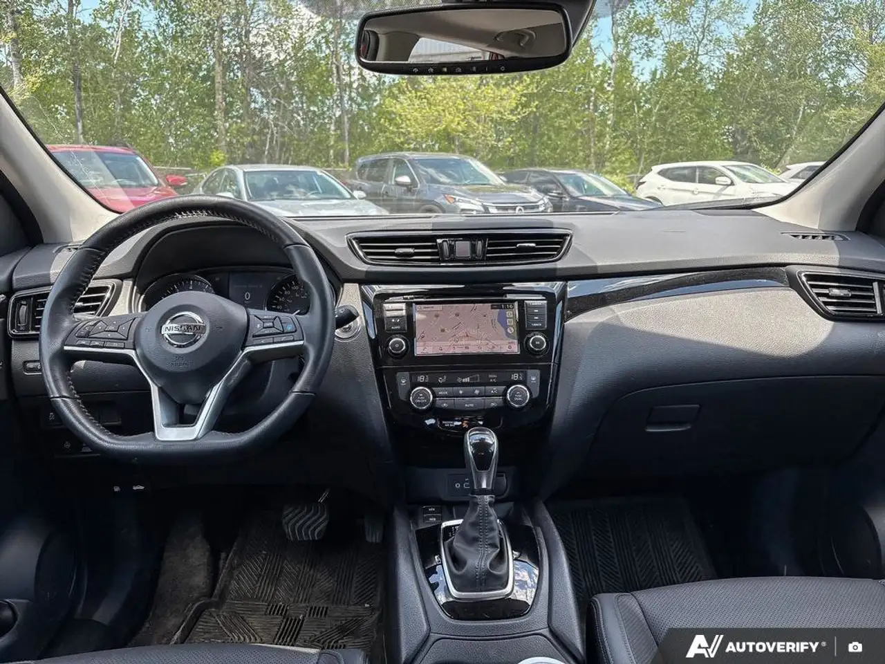 Nissan Qashqai снимка Nissan Qashqai
