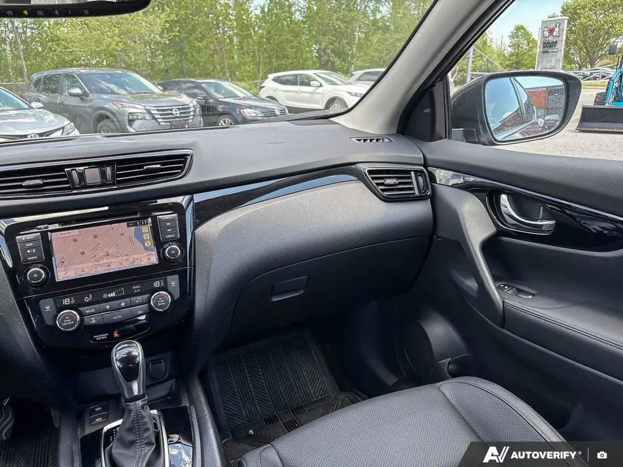 Nissan Qashqai снимка Nissan Qashqai