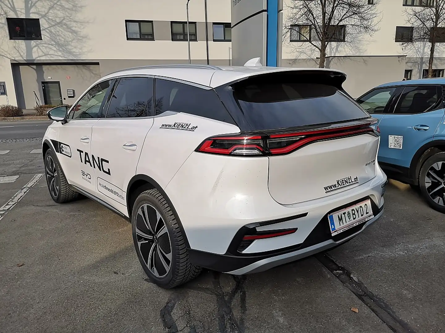 BYD Tang 108,8 kWh Österreich Paket Flagship/GEWERBEKUND... Weiß - 2