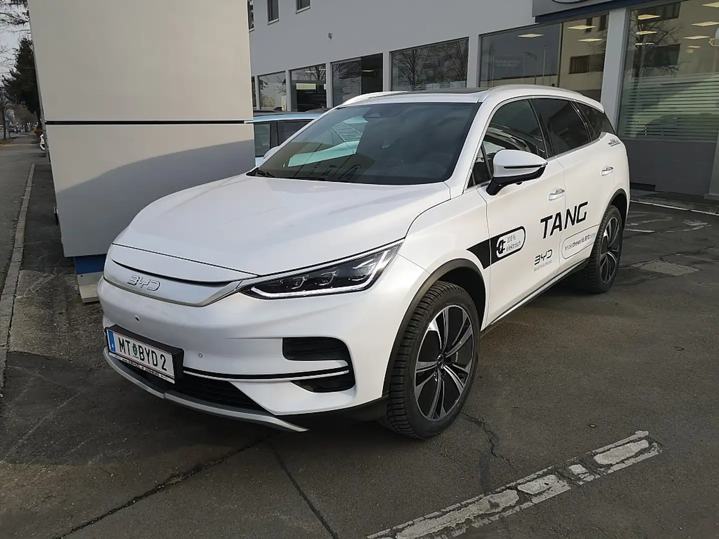 BYD Tang 108,8 kWh Österreich Paket Flagship Weiß - 1