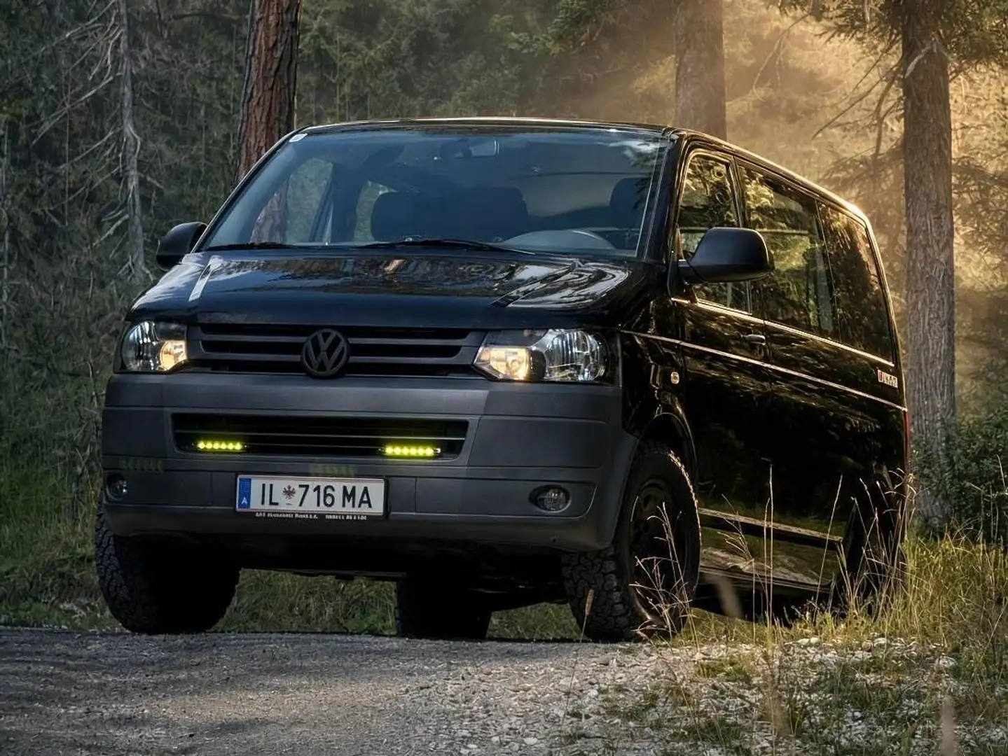Volkswagen T5 Kombi Kombi 2,0 TDI 4motion D-PF Schwarz - 1