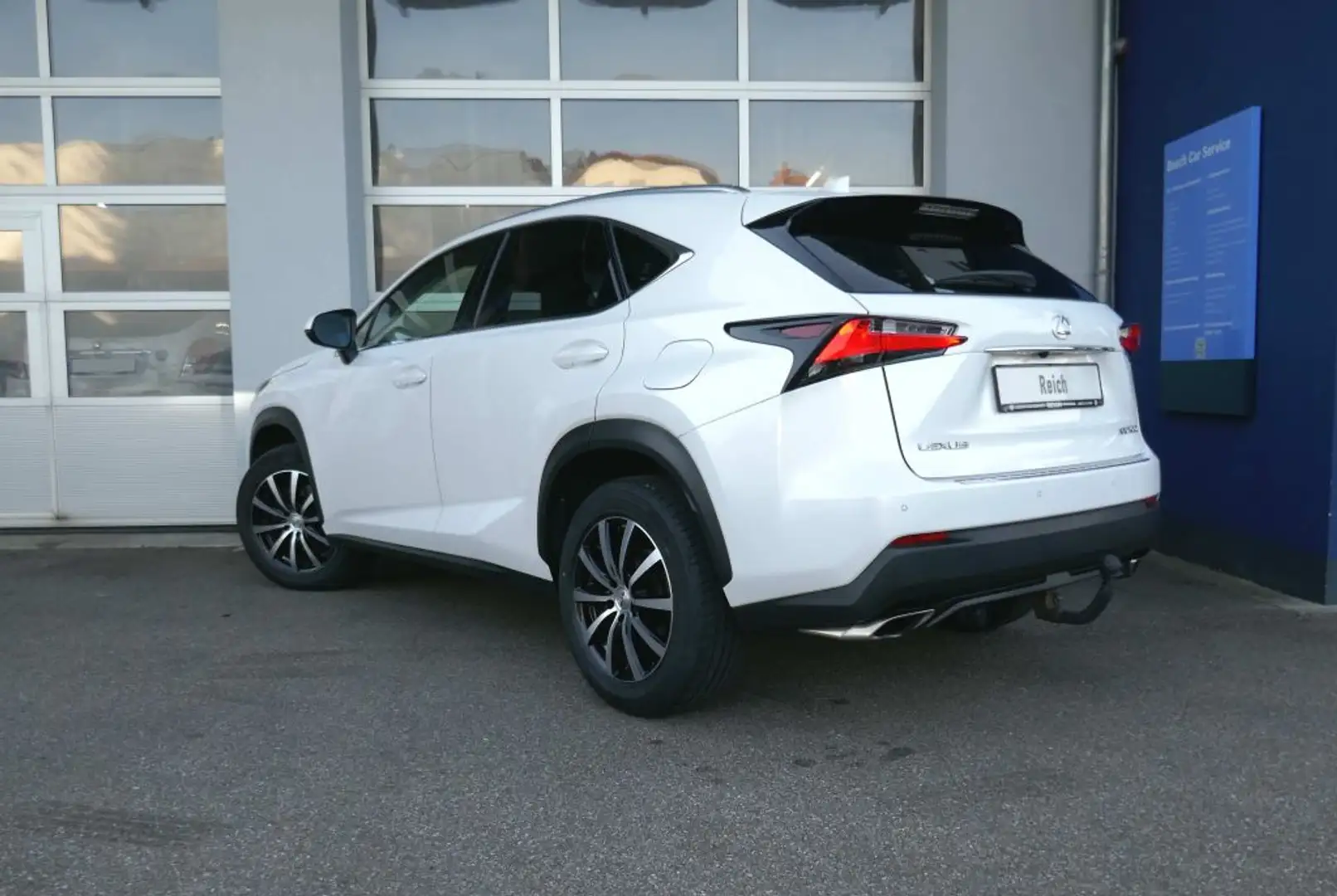 Lexus NX 200t AWD Executive-Line STANDHZ AHK LEDER NAVI Weiß - 2
