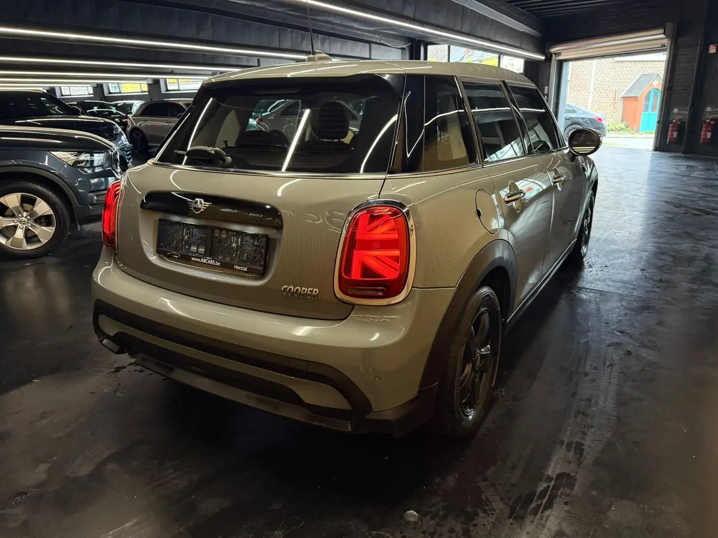 MINI Cooper 1.5 * GARANTIE 12 MOIS * 1ER PROPRIETAIRE * Grijs - 2