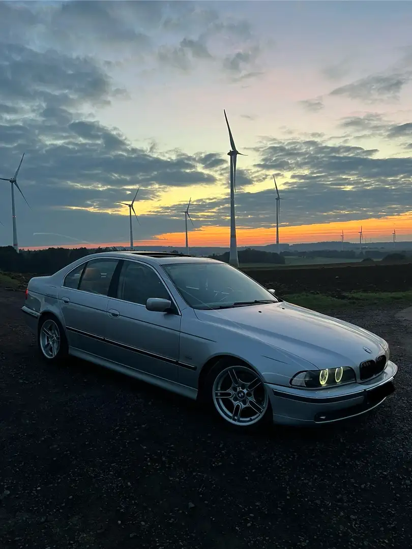BMW 523 E39 - 1