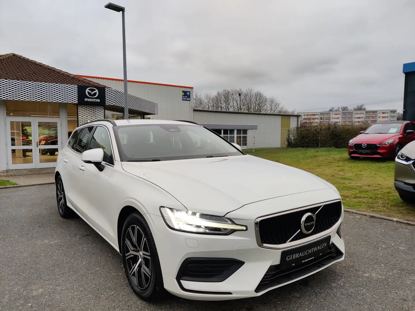 Volvo V60 B4 Diesel Core LED NAVI Weiß - 2