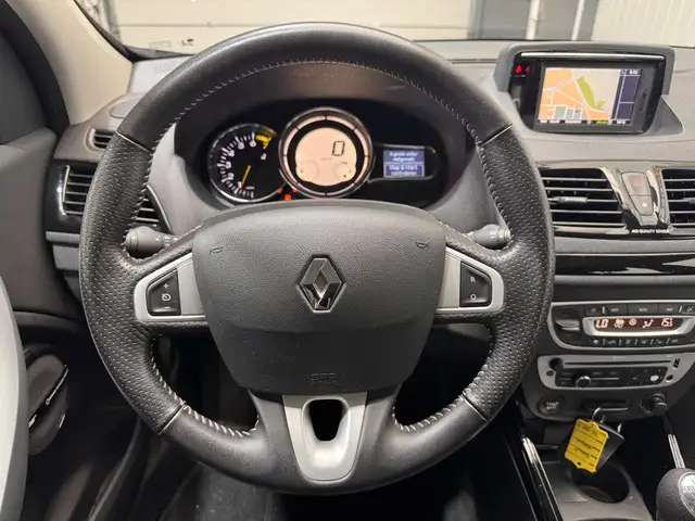 Renault Megane view 12