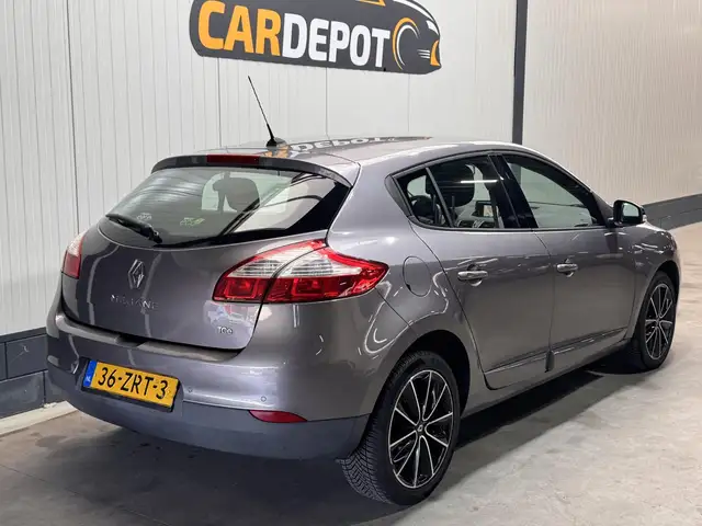 Renault Megane view 5