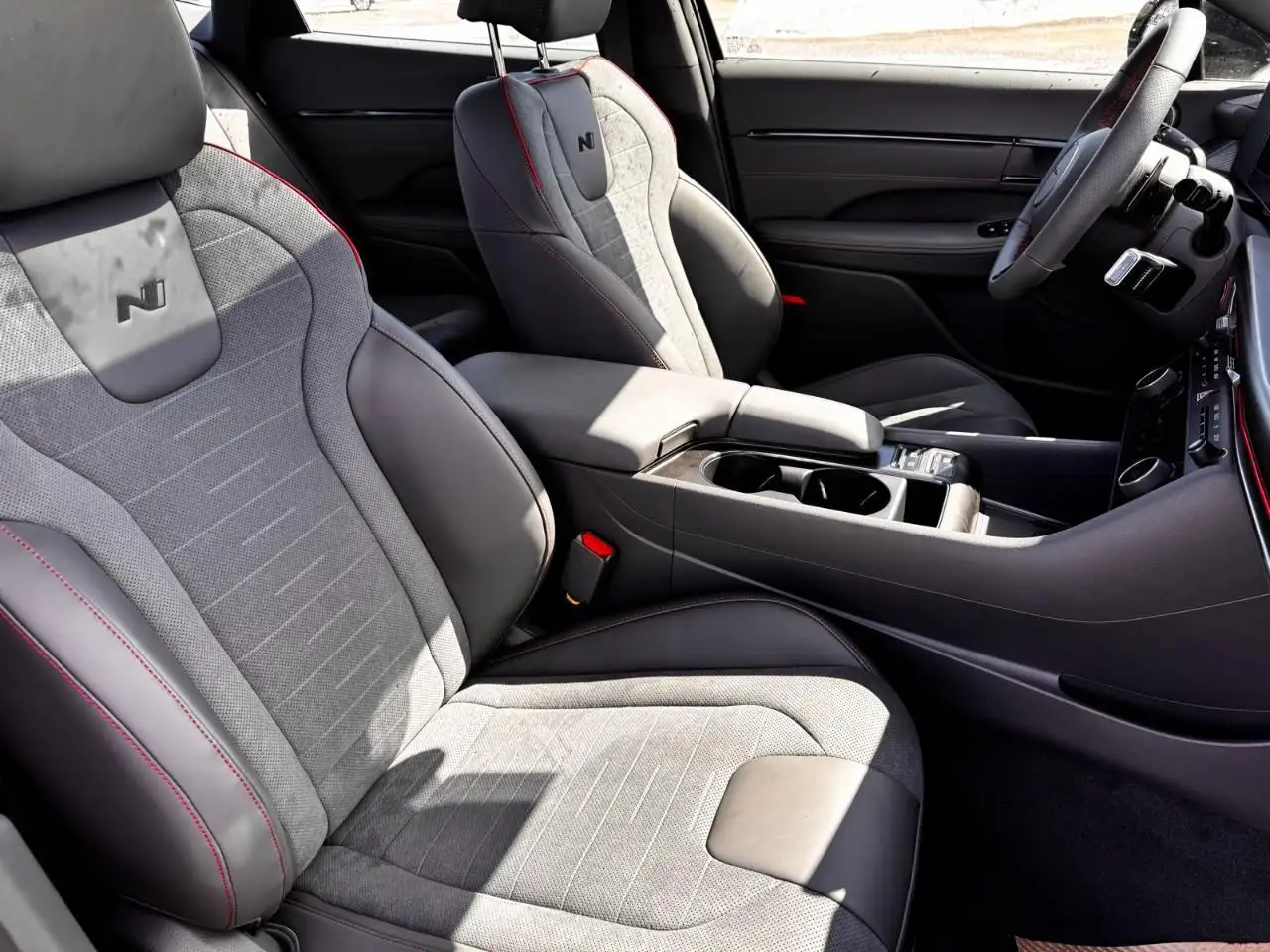Hyundai SONATA снимка Hyundai SONATA
